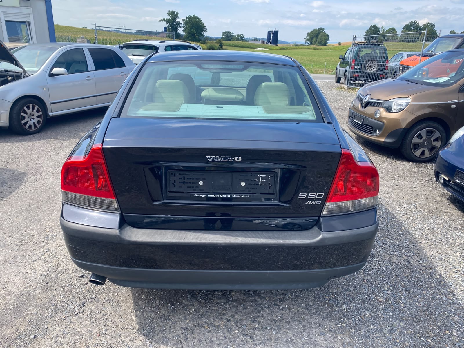 VOLVO S60 2.5T AWD-image-4