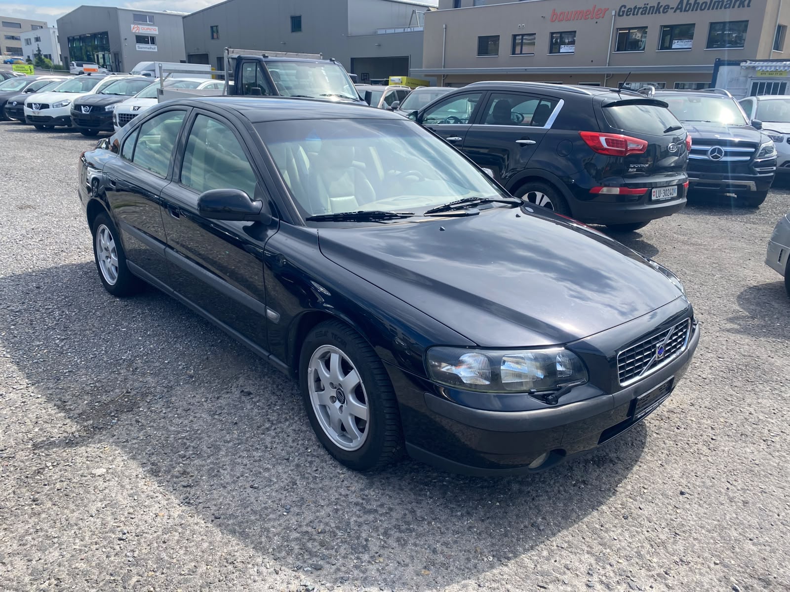 VOLVO S60 2.5T AWD-image-1