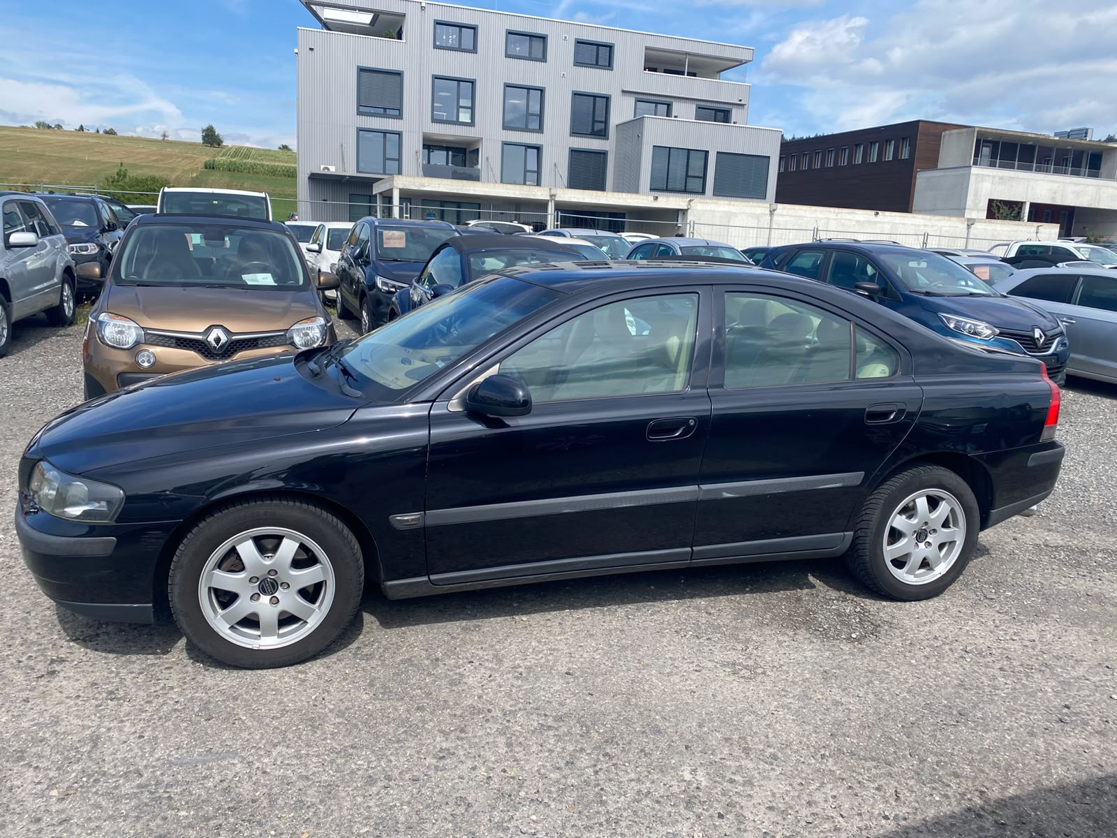 VOLVO S60 2.5T AWD-image-3