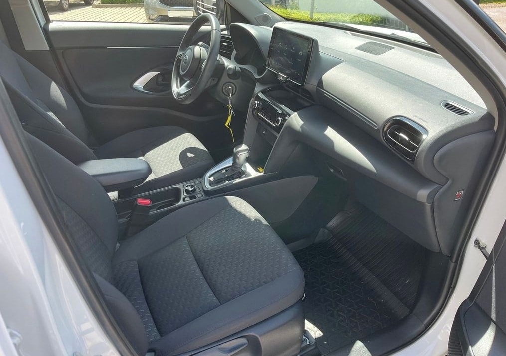 TOYOTA Yaris Cross 1.5 VVT-i HSD Comfort AWD-i-image-4