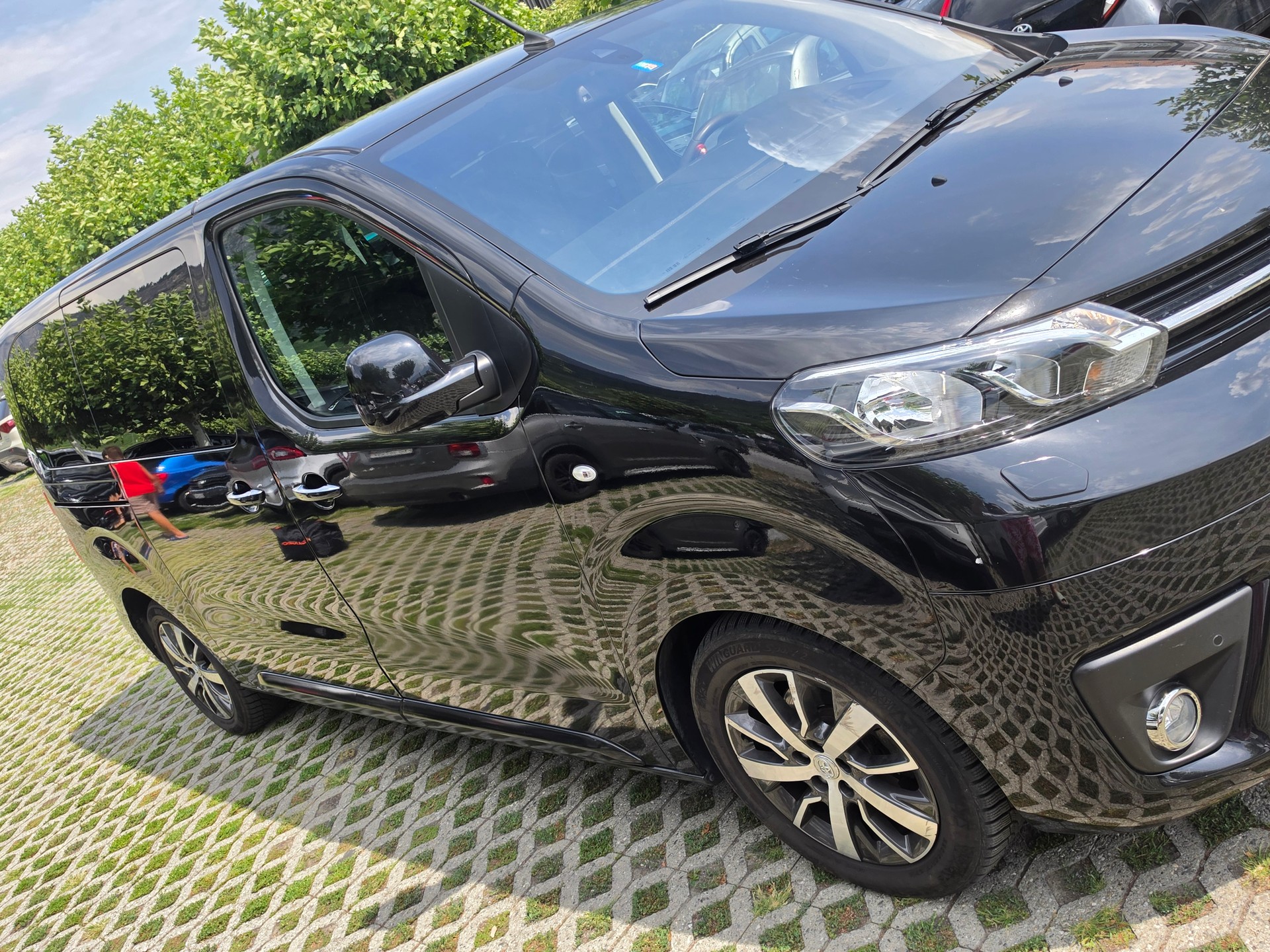 TOYOTA 2.0 D Family-image-2