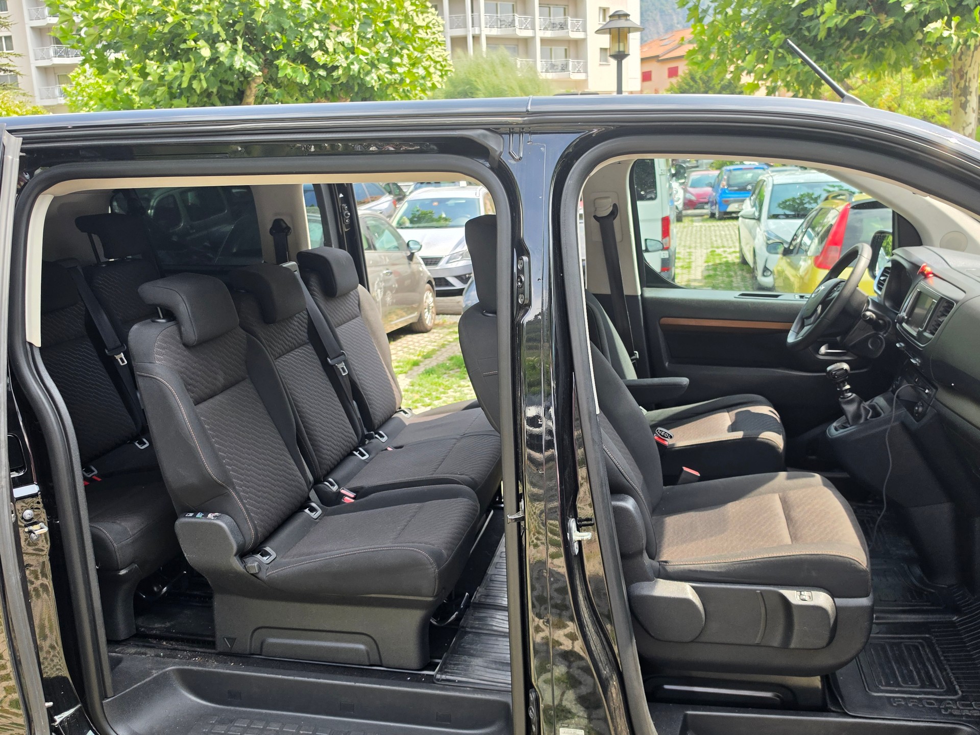 TOYOTA 2.0 D Family-image-5