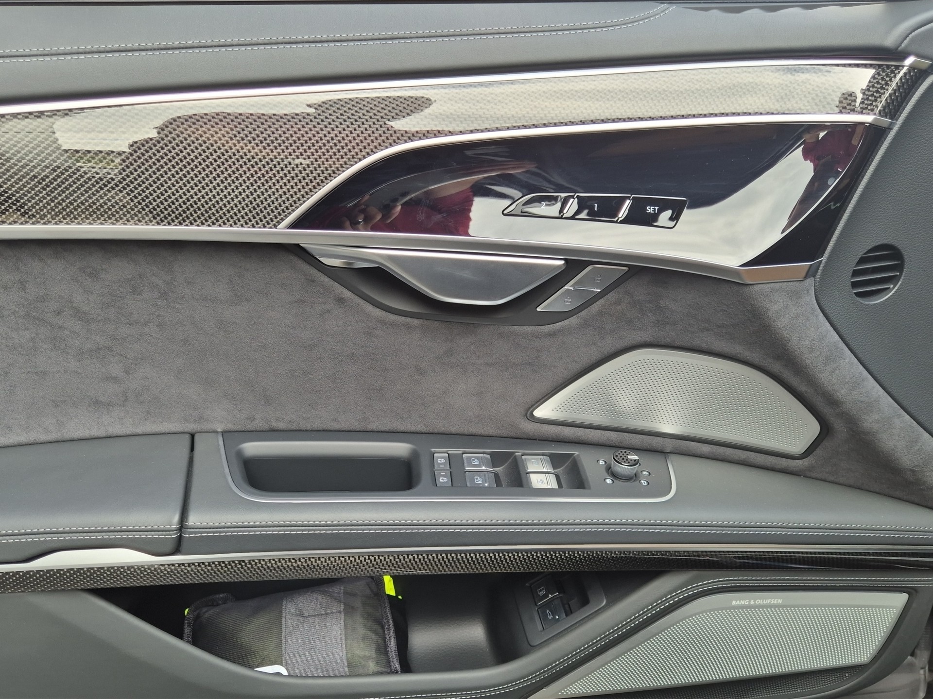 AUDI A8 60 L TFSI e quattro tiptronic-image-13