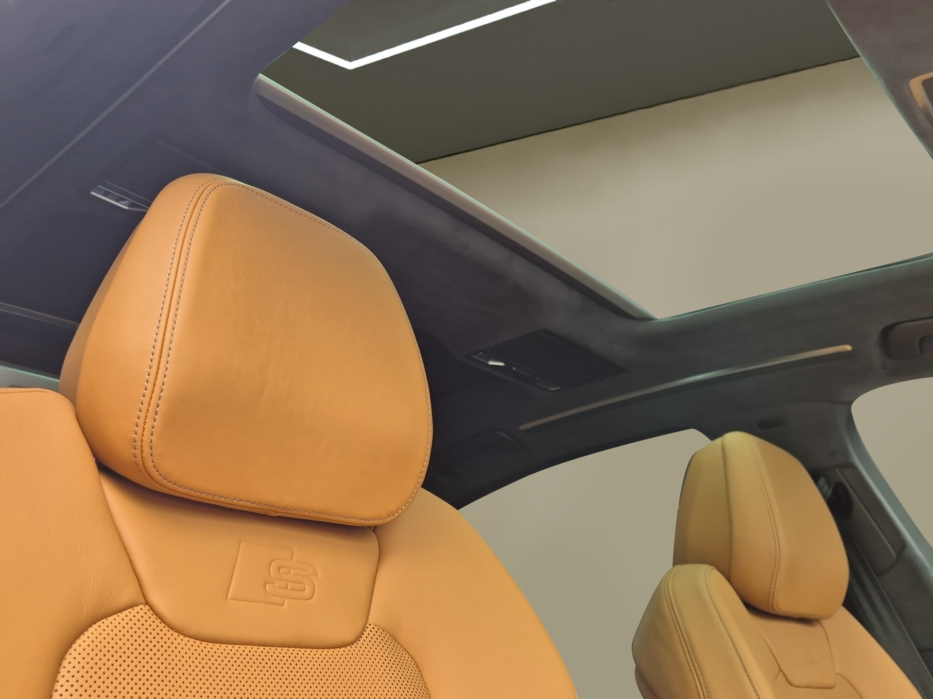 AUDI A8 60 L TFSI e quattro tiptronic-image-27