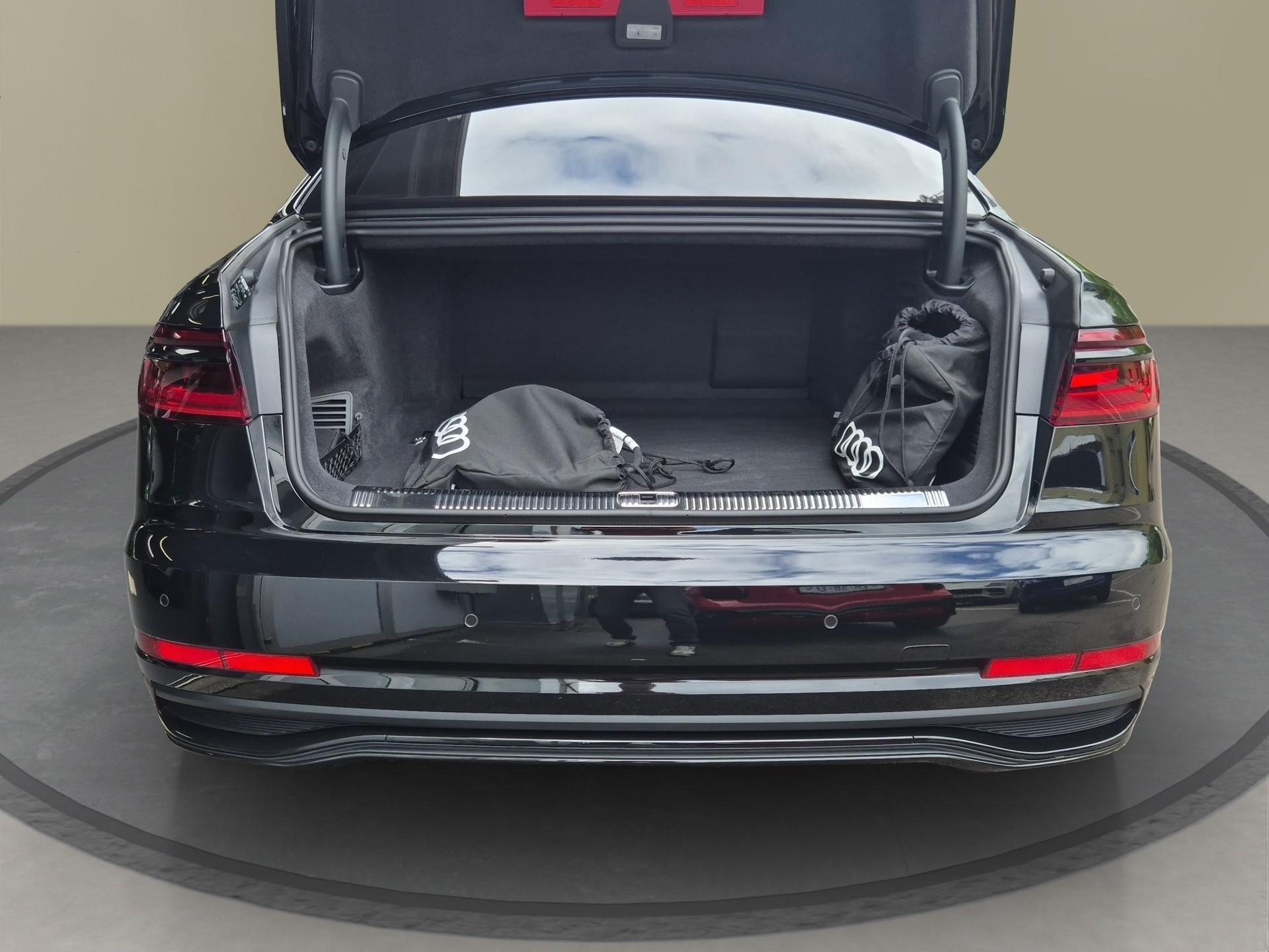 AUDI A8 60 L TFSI e quattro tiptronic-image-28
