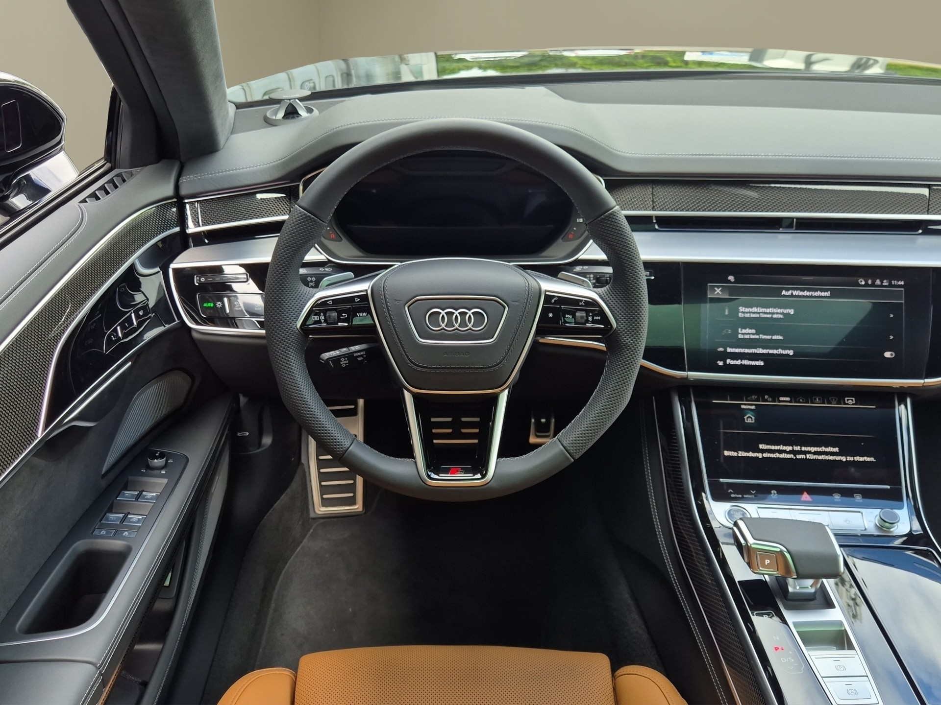 AUDI A8 60 L TFSI e quattro tiptronic-image-11