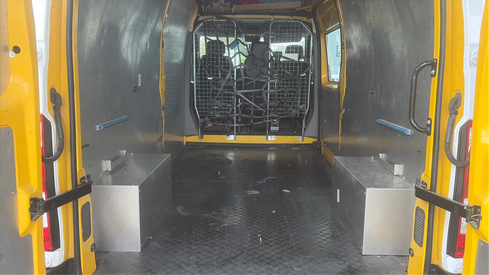 RENAULT Master T35 2.3dCi 135 L3H3-image-9