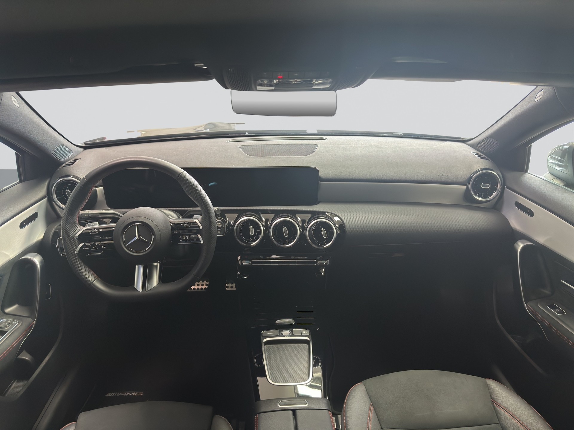 MERCEDES-BENZ A 200 7G-DCT AMG-LINE-showroom-element-3