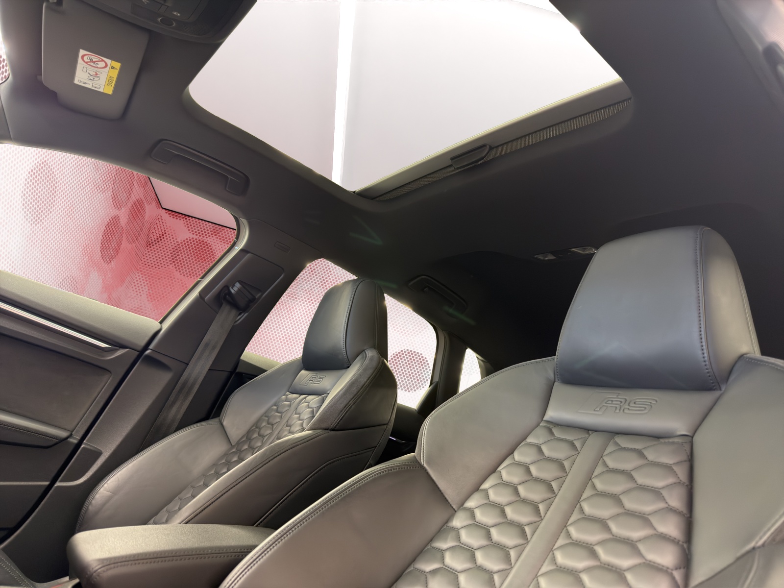 AUDI RS3 Sportback 2.5 TSI quattro S-tronic-image-12