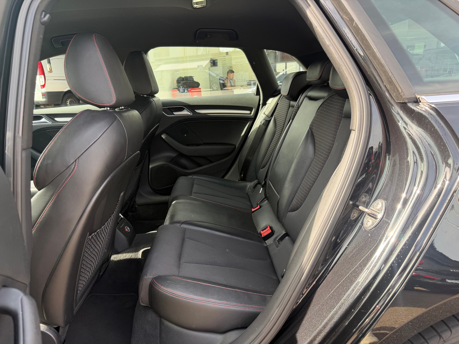 AUDI S3 Sportback 2.0 TFSI quattro S-tronic-image-8