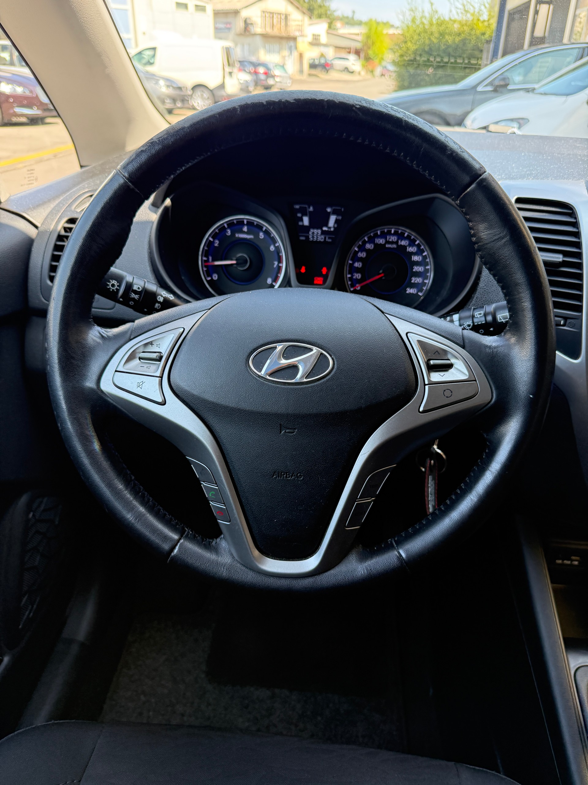 HYUNDAI iX20 1.6 Style-image-8