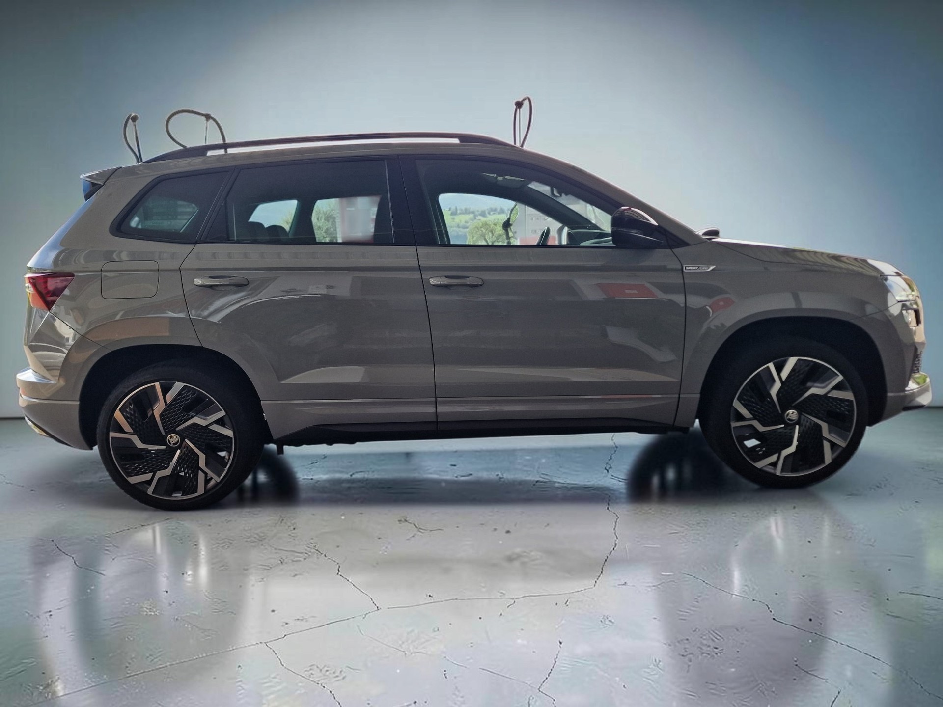SKODA Karoq 1.5 TSI SportLine DSG 8xAlu AHK1.5t 24Mt Gara-image-0
