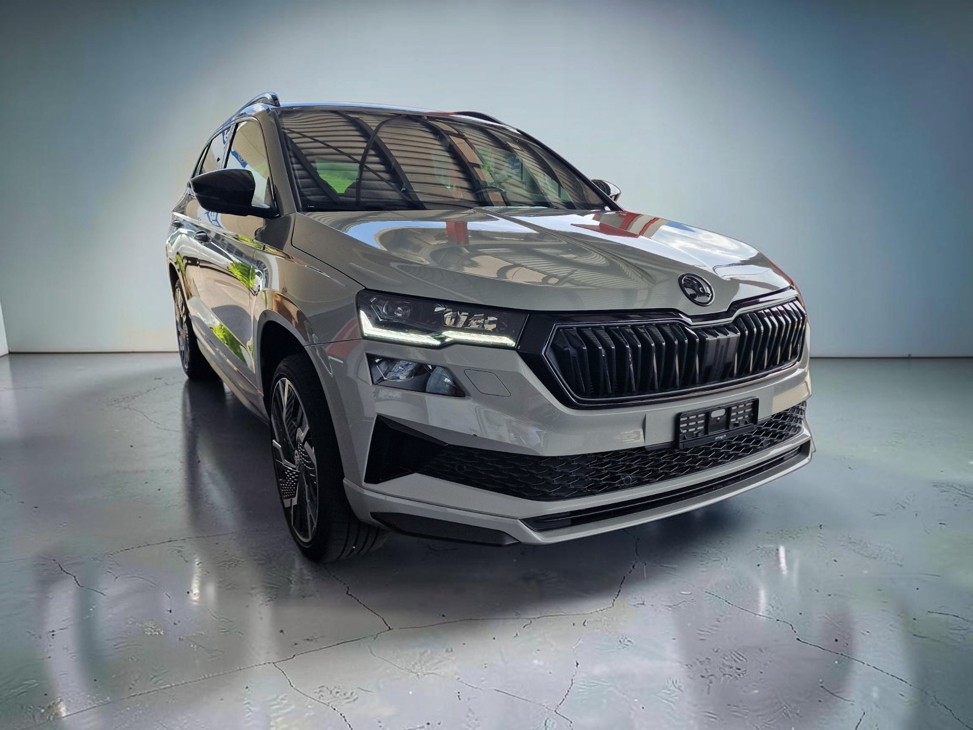 SKODA Karoq 1.5 TSI SportLine DSG 8xAlu AHK1.5t 24Mt Gara-image-1
