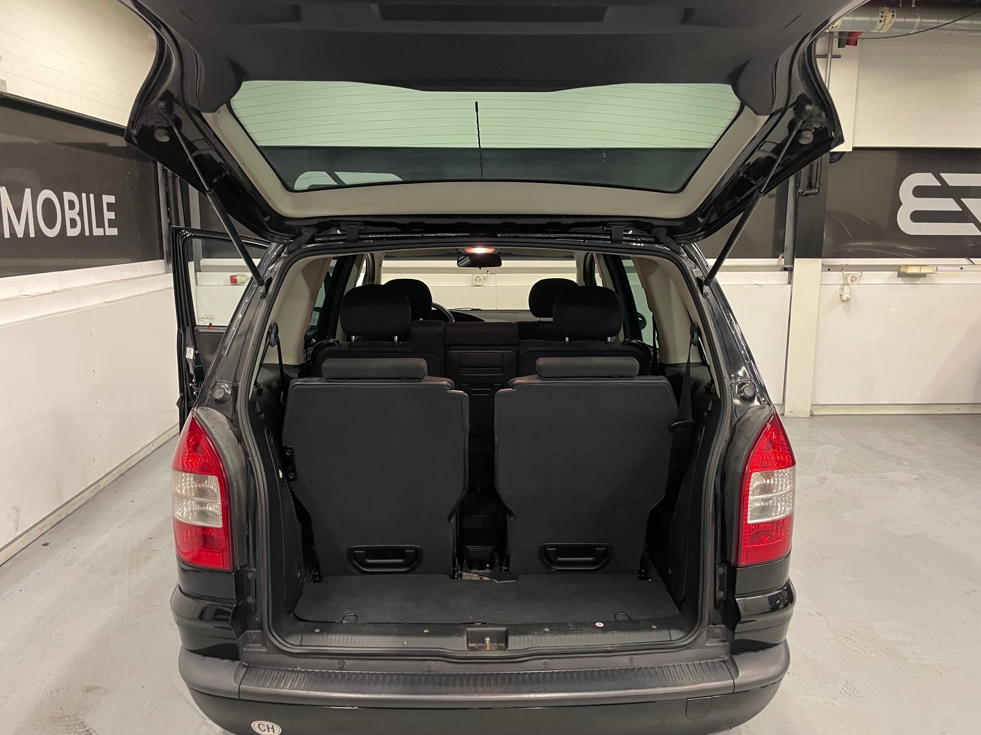 OPEL Zafira 2.2 DTi Edition 7-Plätze-image-8