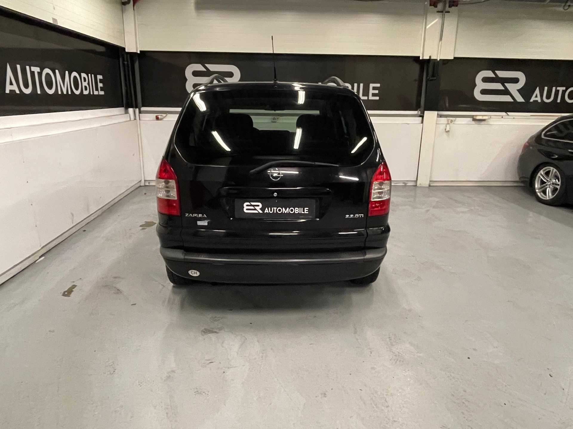 OPEL Zafira 2.2 DTi Edition 7-Plätze-image-7