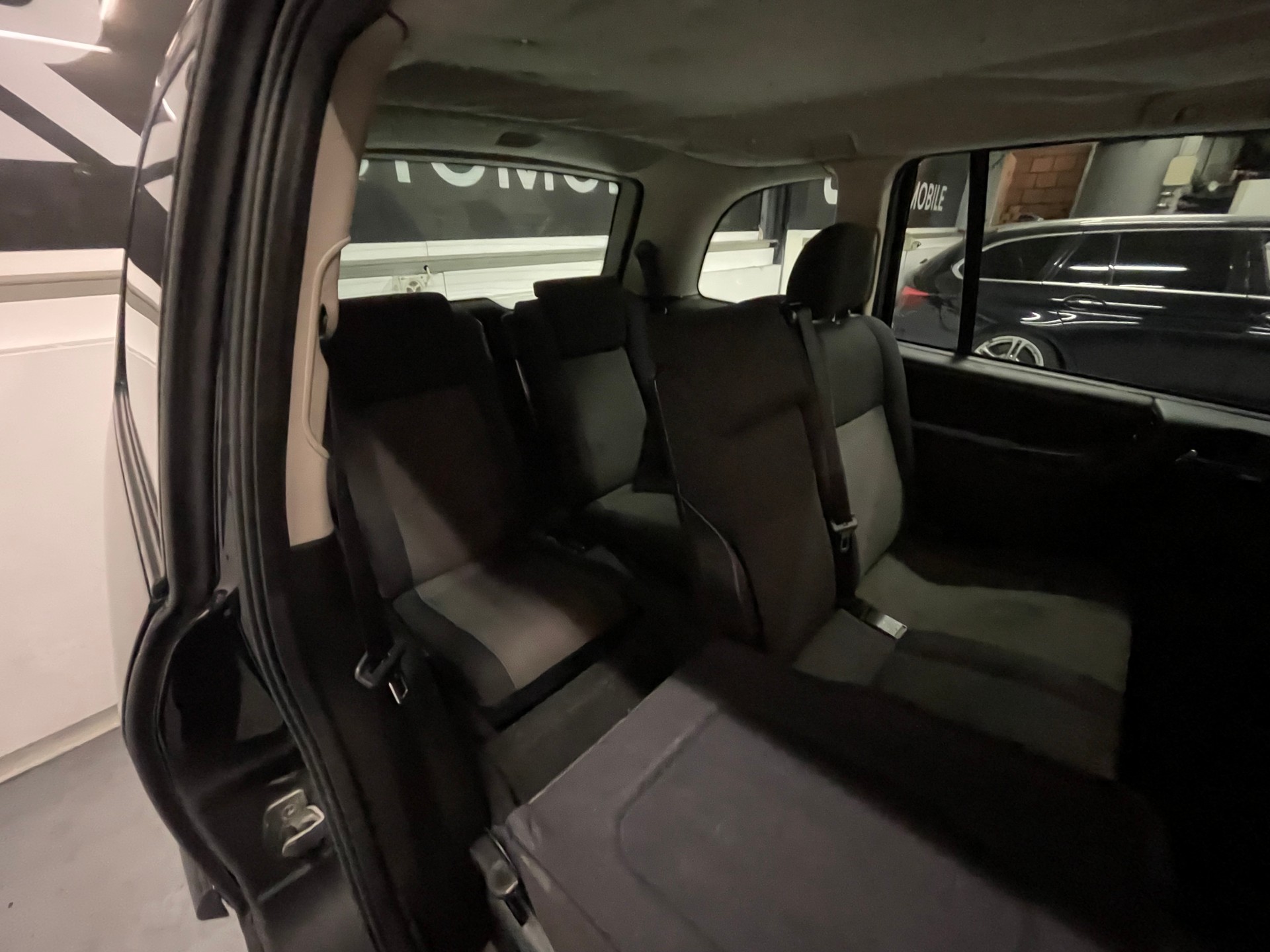 OPEL Zafira 2.2 DTi Edition 7-Plätze-image-13