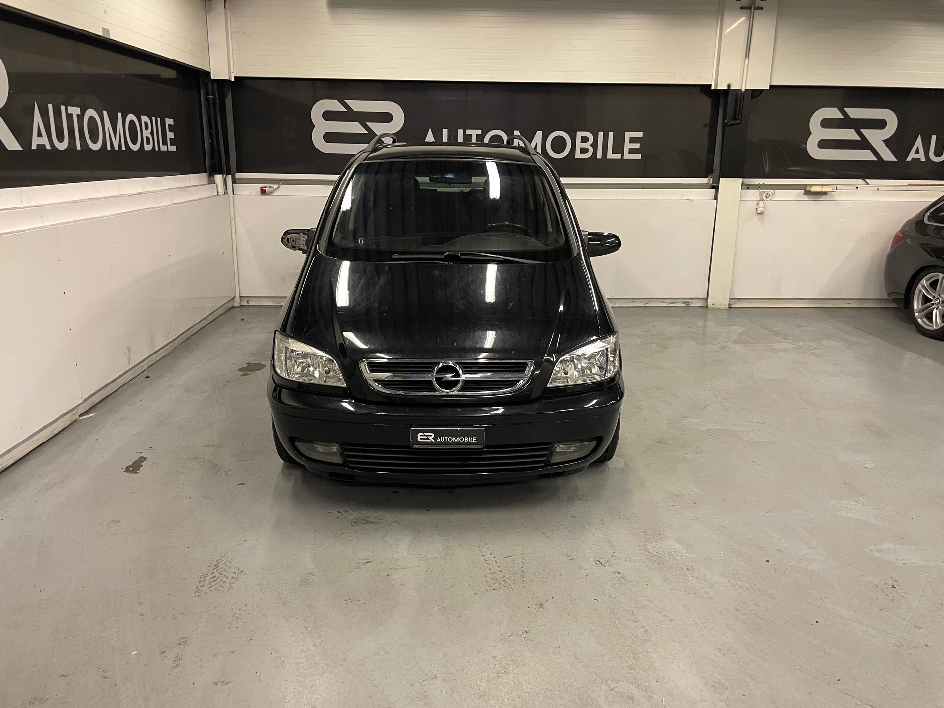OPEL Zafira 2.2 DTi Edition 7-Plätze-image-6