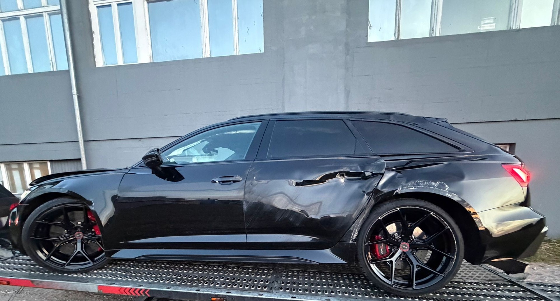 AUDI RS6 Avant 4.0 TFSI V8 quattro
