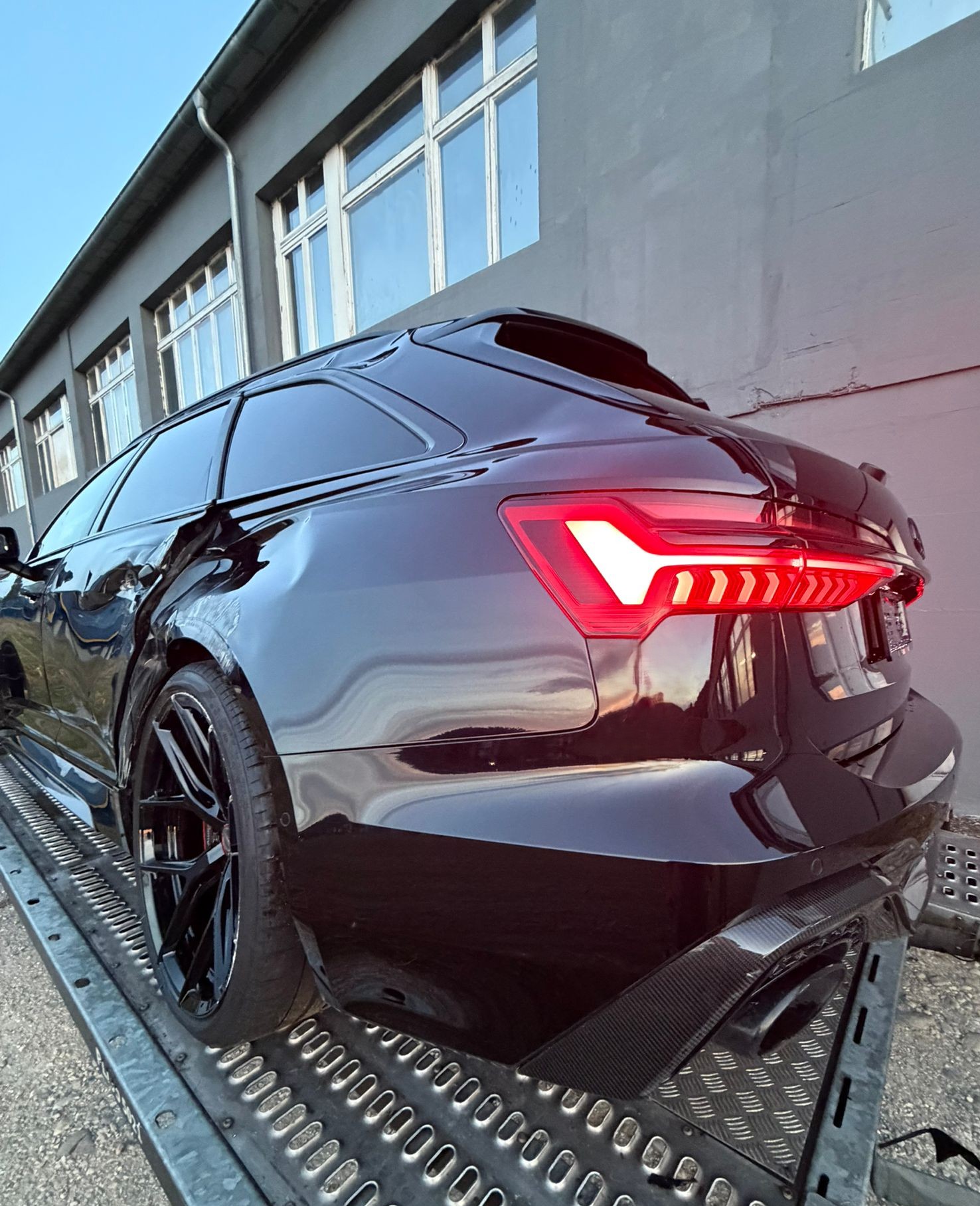 AUDI RS6 Avant 4.0 TFSI V8 quattro-image-3