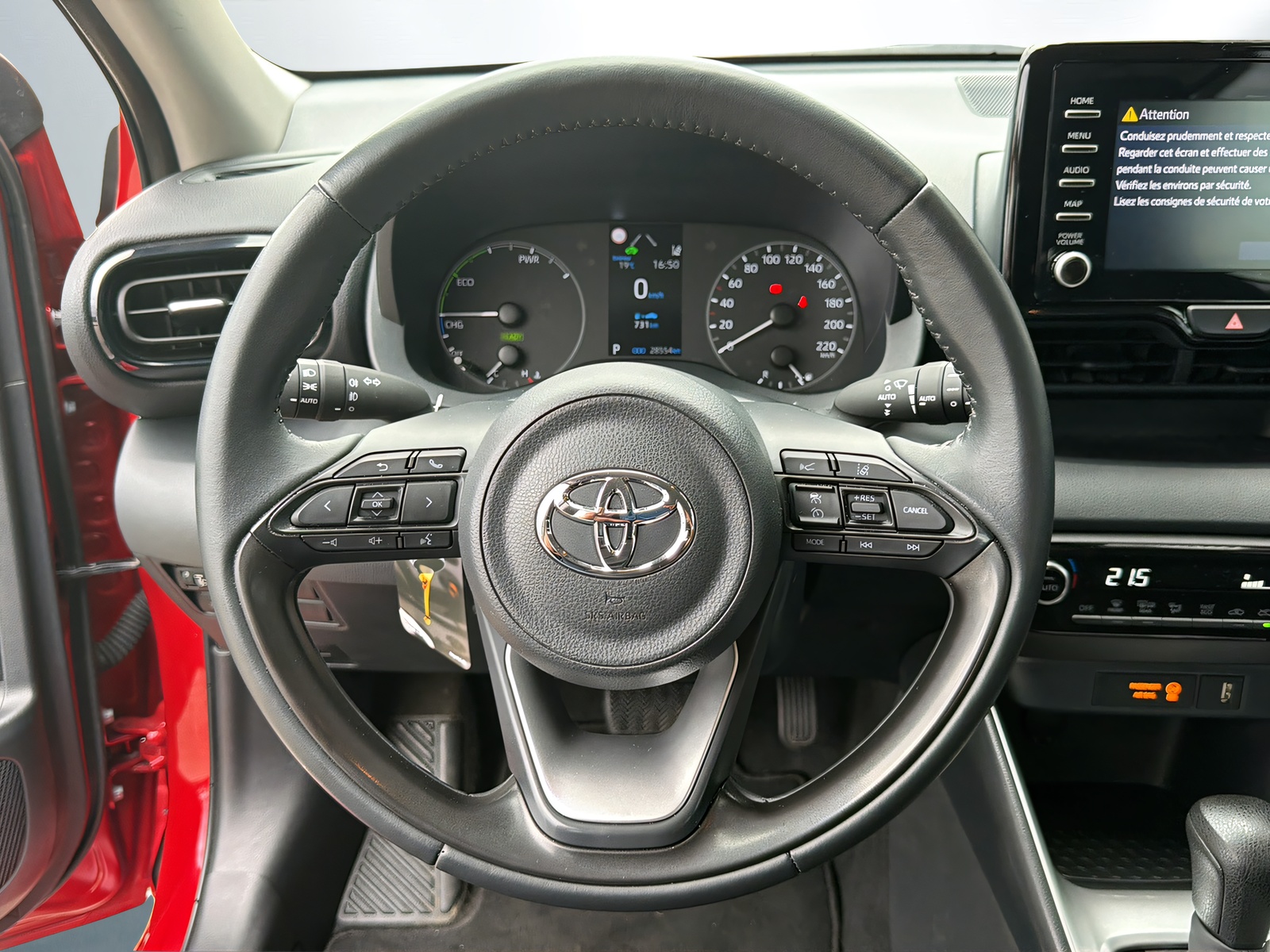 TOYOTA Yaris 1.5 Comfort e-CVT-image-5