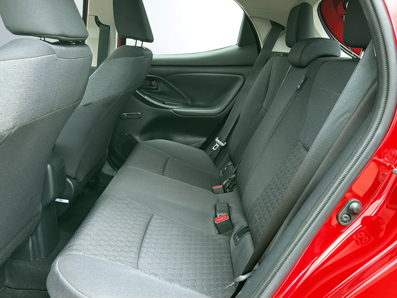 TOYOTA Yaris 1.5 Comfort e-CVT-image-8