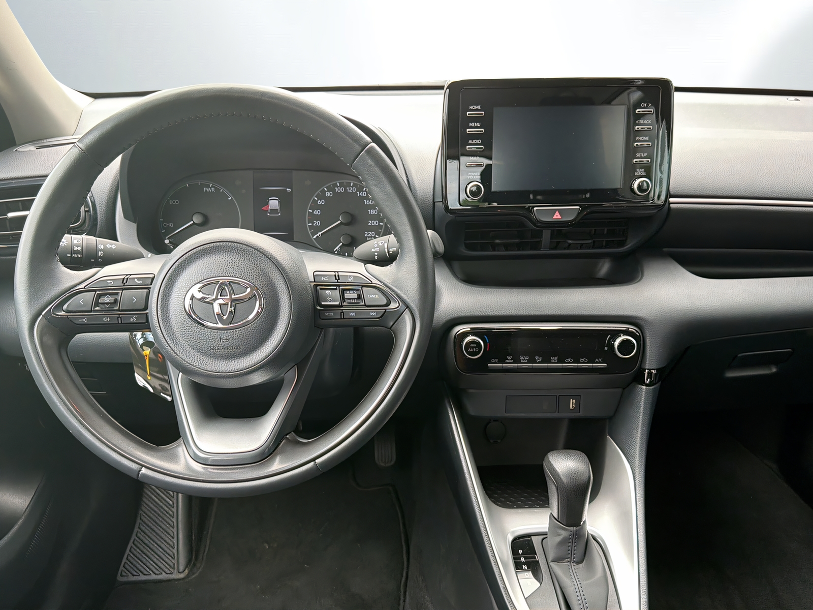 TOYOTA Yaris 1.5 Comfort e-CVT-image-6