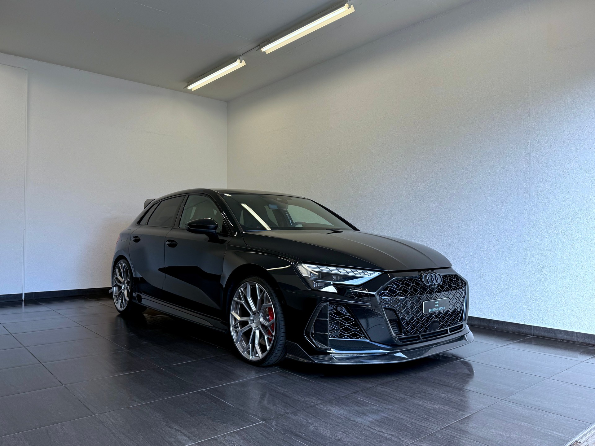 AUDI RS3 Sportback "UNIKAT" mit Schalensitze 2.5 TSI quattro S-tronic-showroom-element-1