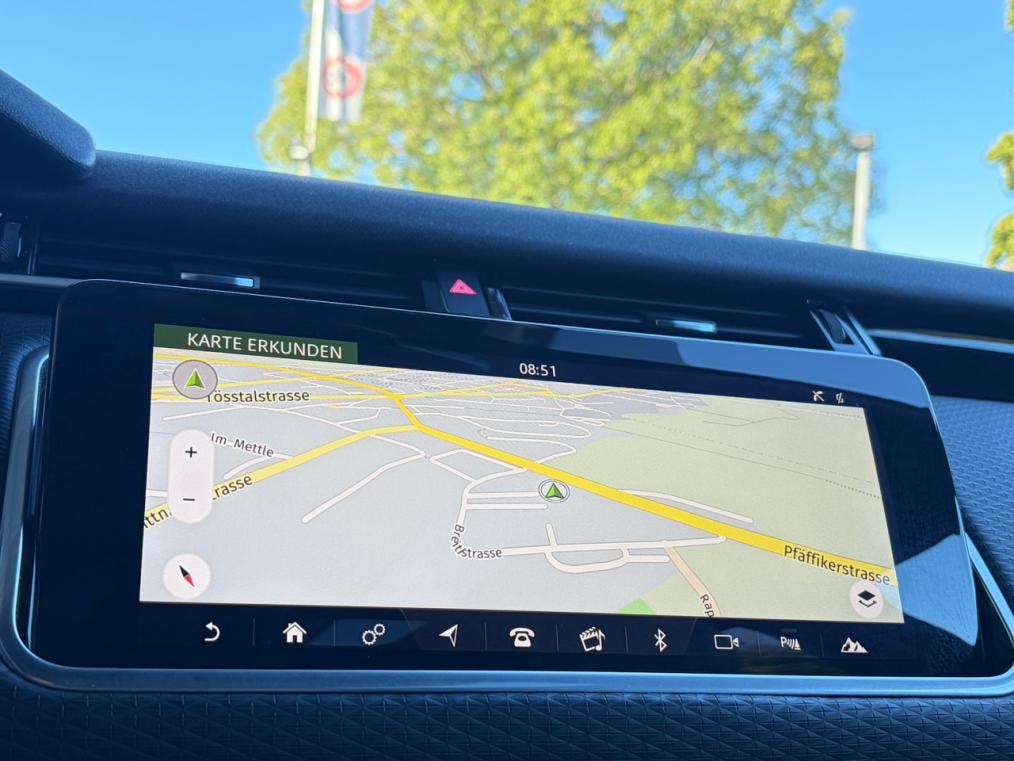 LAND ROVER Range Rover Velar D 240 S-image-8