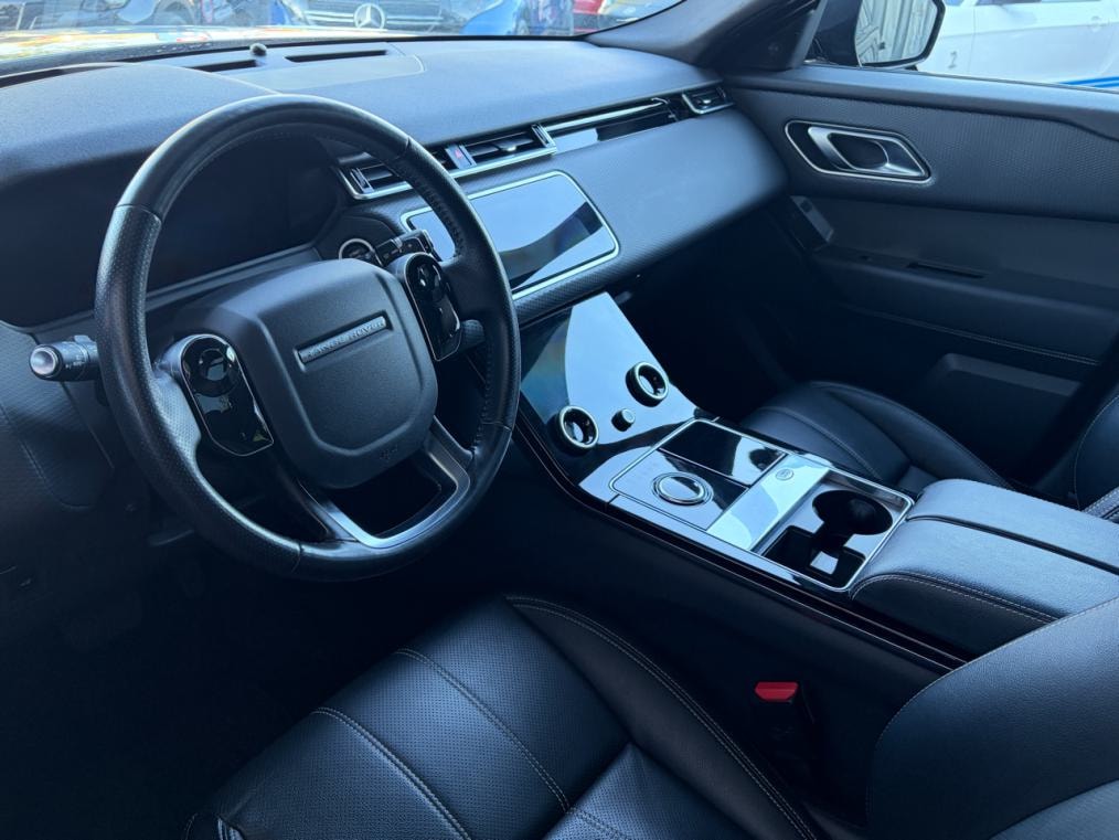 LAND ROVER Range Rover Velar D 240 S-image-4