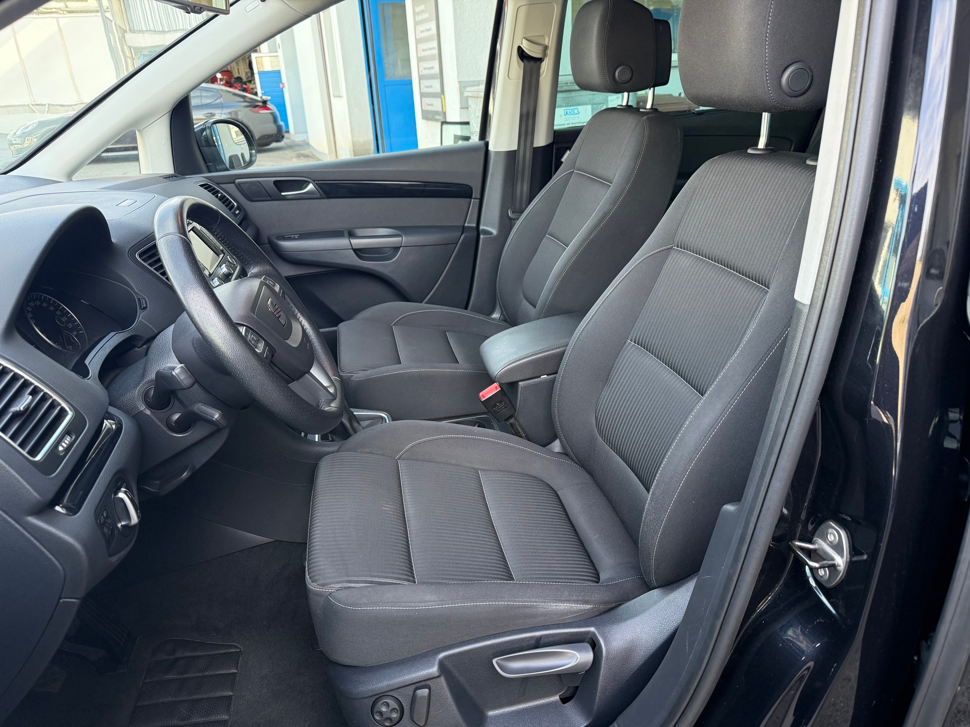 SEAT ALHAMBRA-image-11