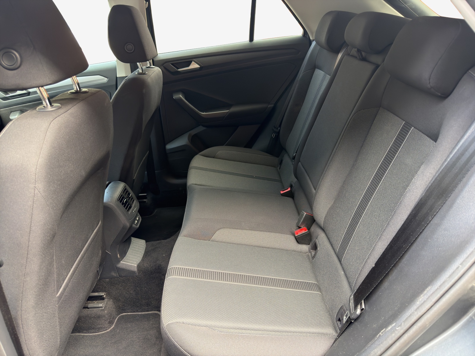 VW T-Roc 1.5 TSI EVO Life DSG-image-11