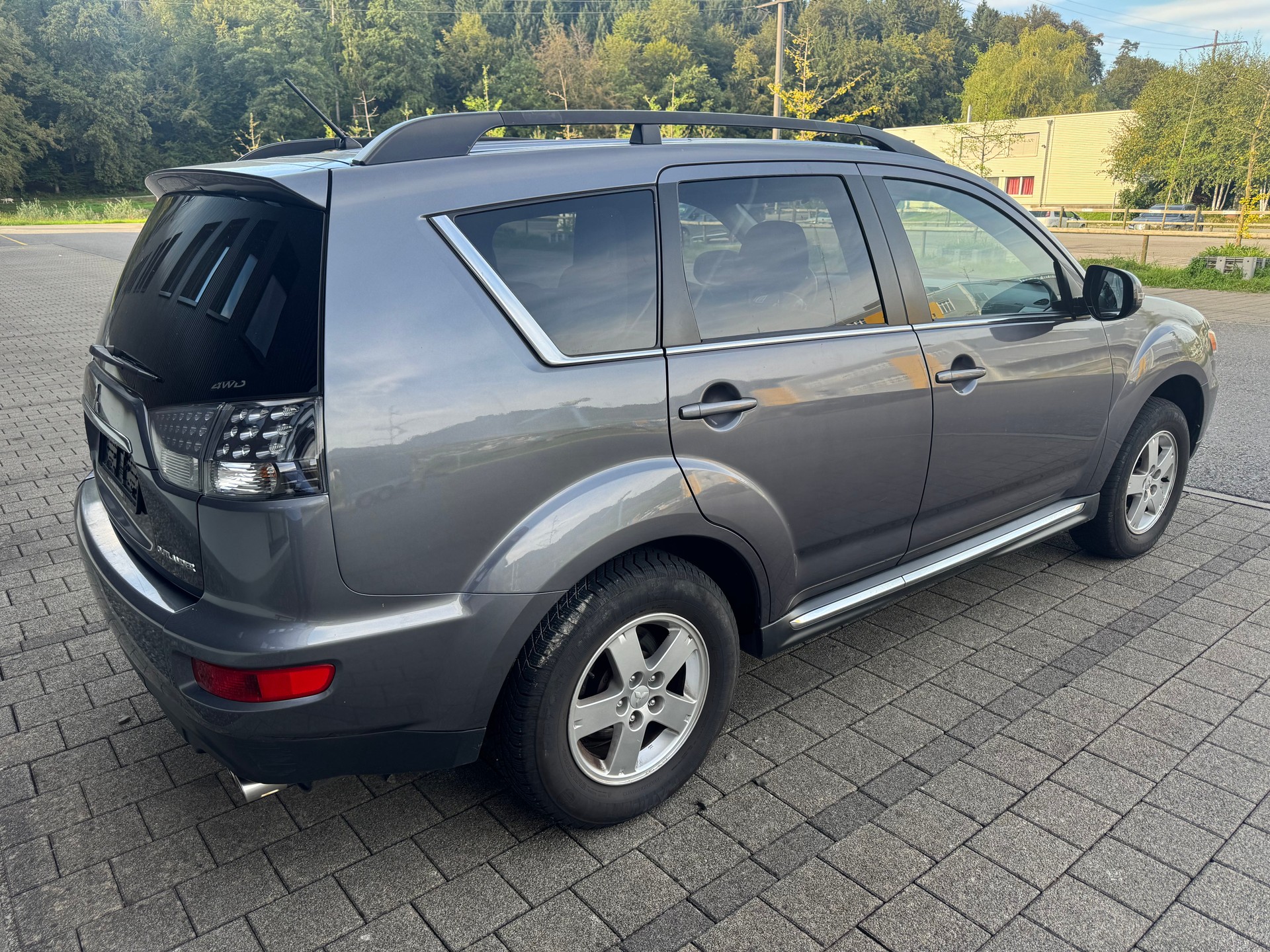 MITSUBISHI Outlander 2.2 DID Invite 4WD TC-SST-image-2