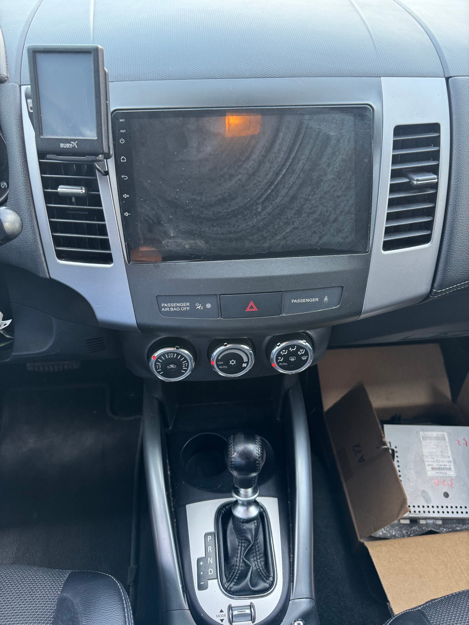 MITSUBISHI Outlander 2.2 DID Invite 4WD TC-SST-image-9