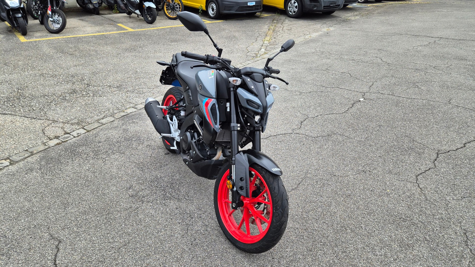 YAMAHA MT-125 ABS-image-9