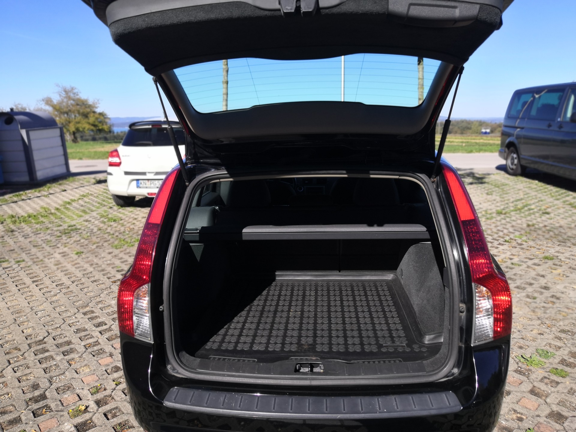 VOLVO 2.0 D Momentum-image-2