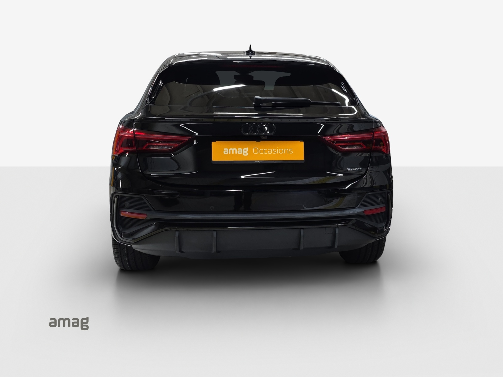 AUDI Q3 Sportback 45 TFSI S line quattro S-tronic-image-3