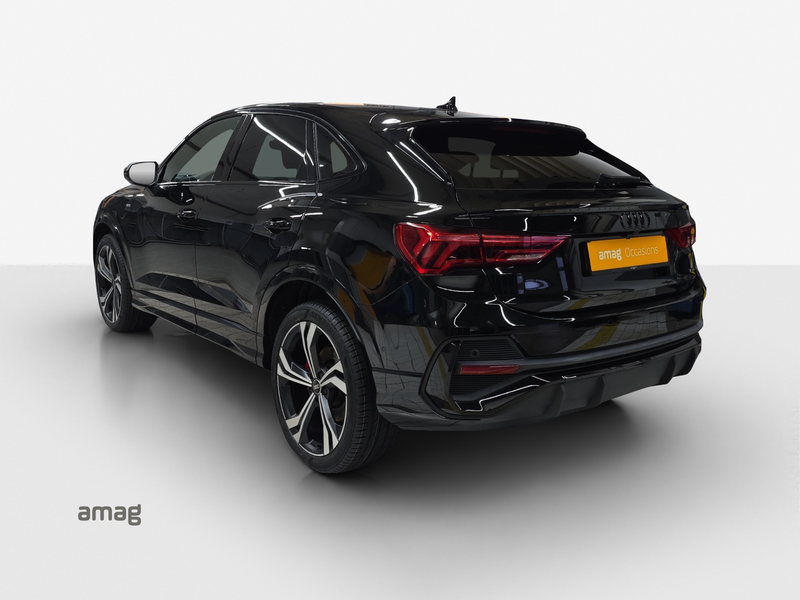 AUDI Q3 Sportback 45 TFSI S line quattro S-tronic-image-2