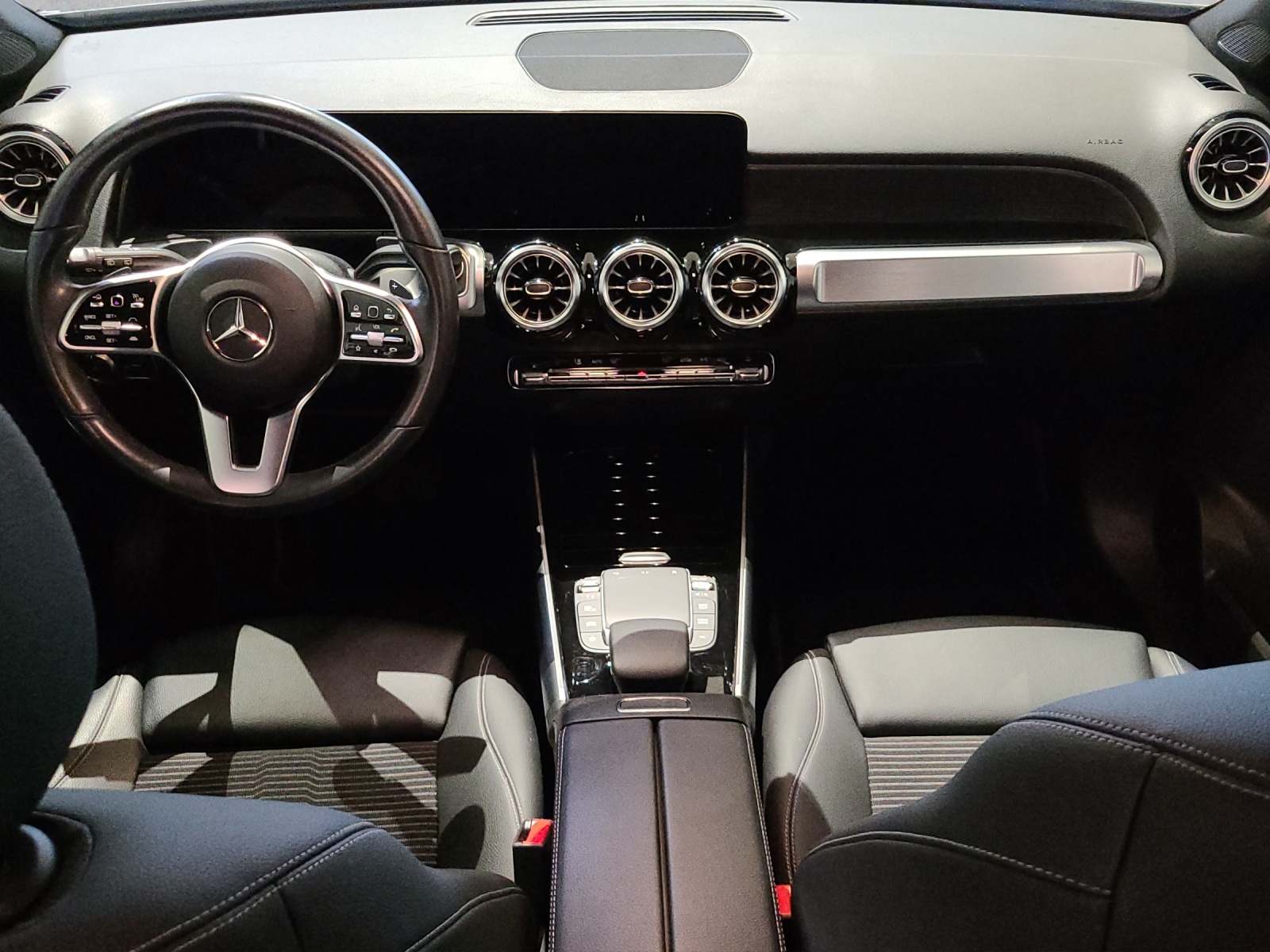 MERCEDES-BENZ GLB 250 Progressive 4matic-image-12