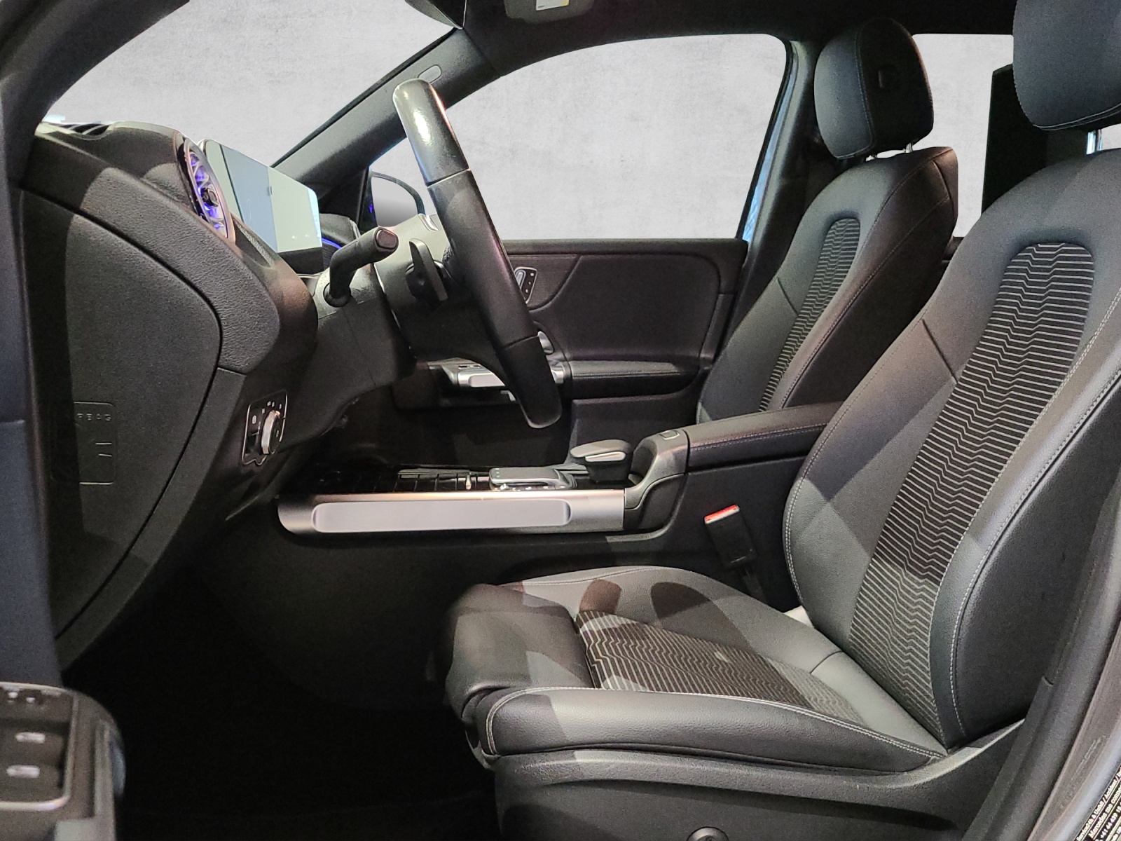 MERCEDES-BENZ GLB 250 Progressive 4matic-image-8