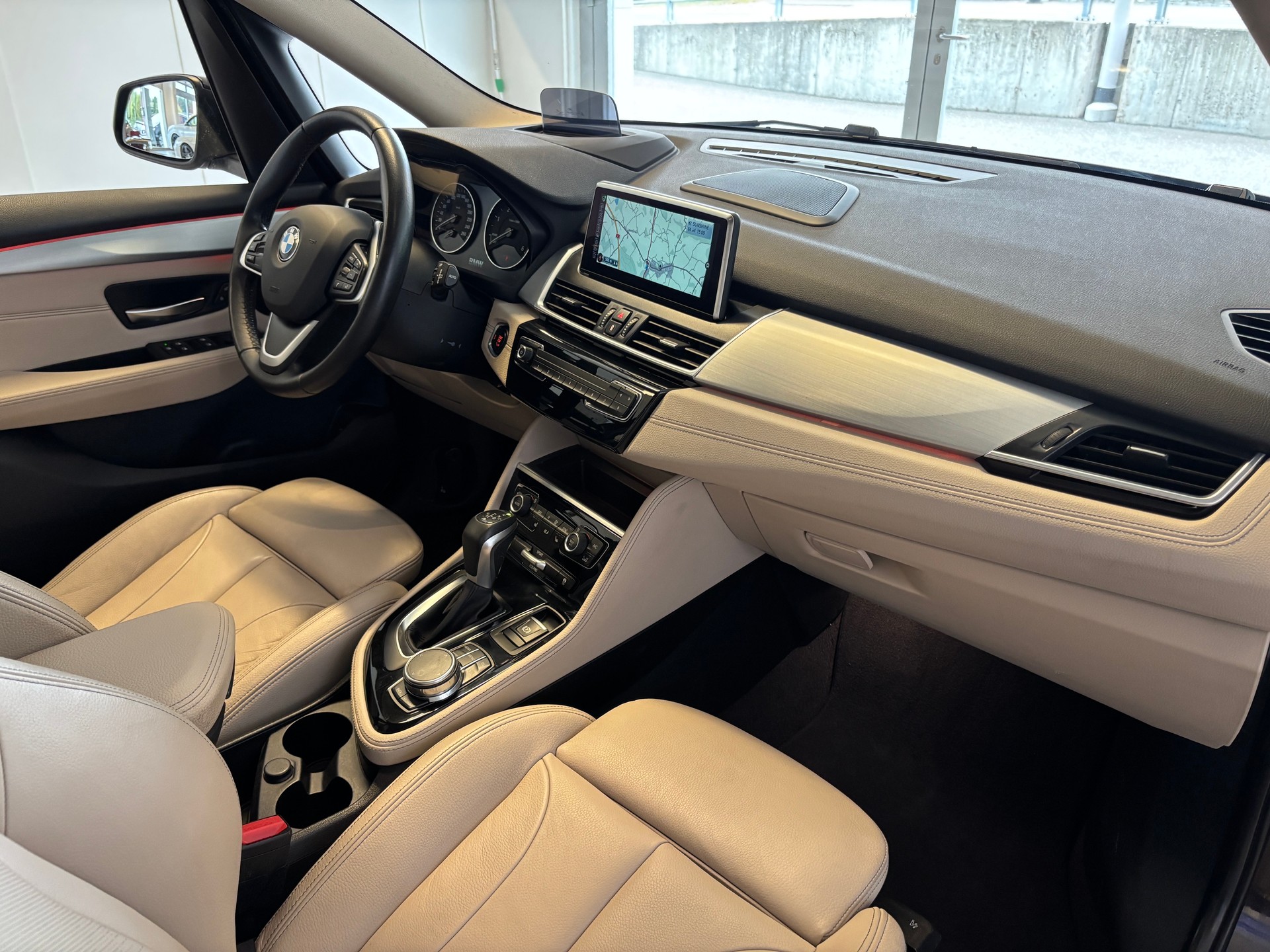 BMW 220d xDrive Gran Tourer Luxury Line Steptronic-image-6