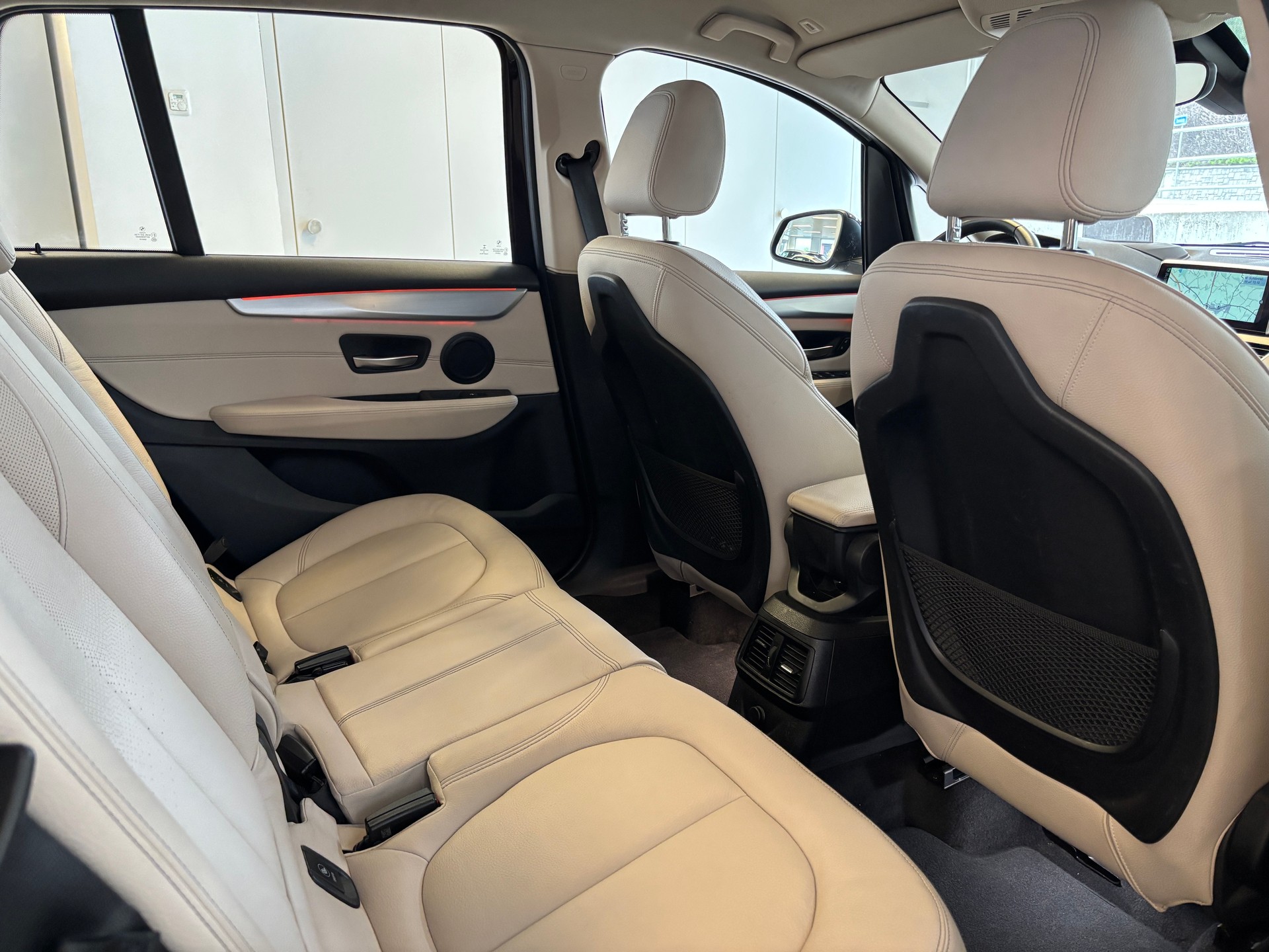BMW 220d xDrive Gran Tourer Luxury Line Steptronic-image-12