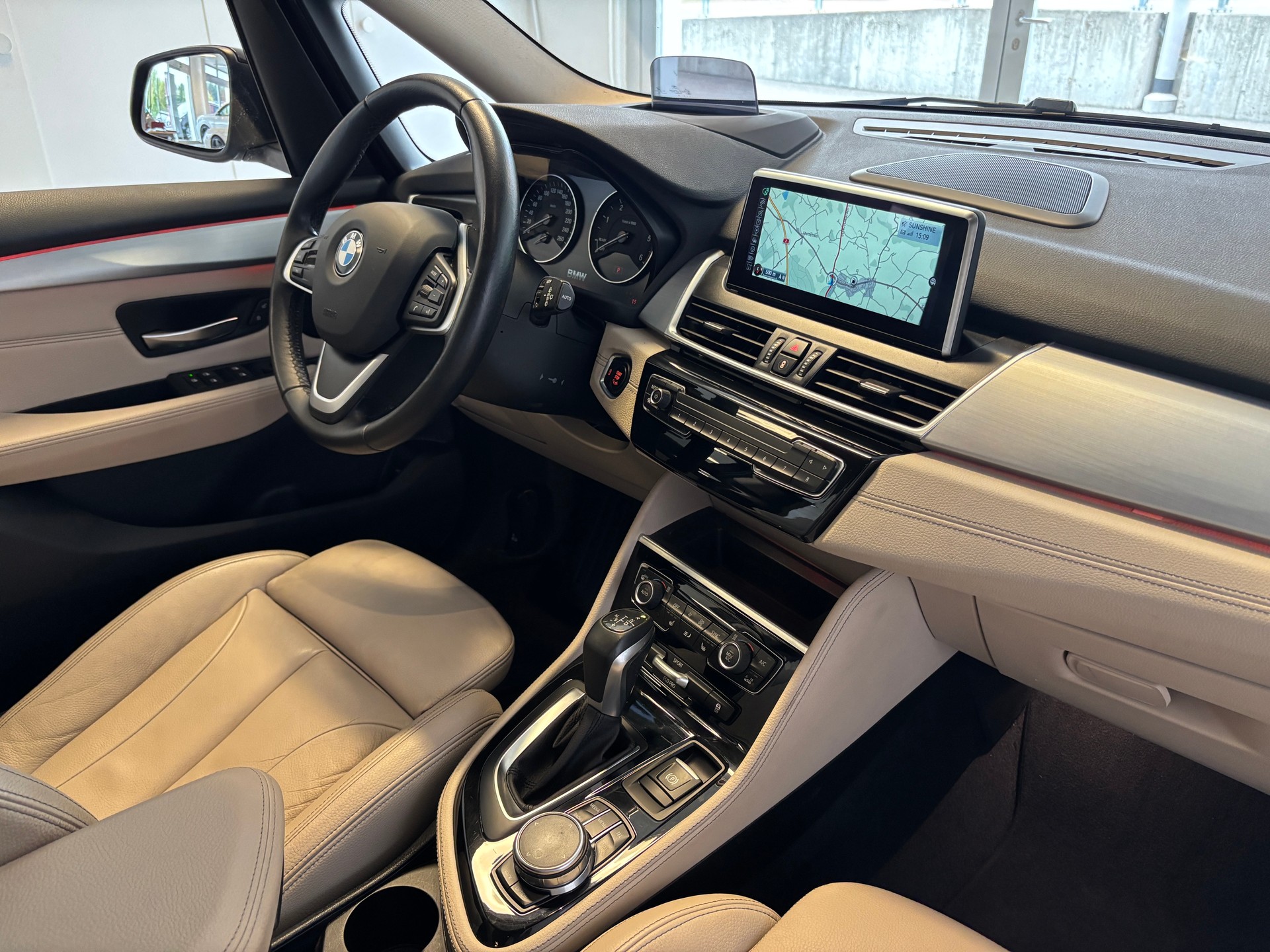 BMW 220d xDrive Gran Tourer Luxury Line Steptronic-image-7