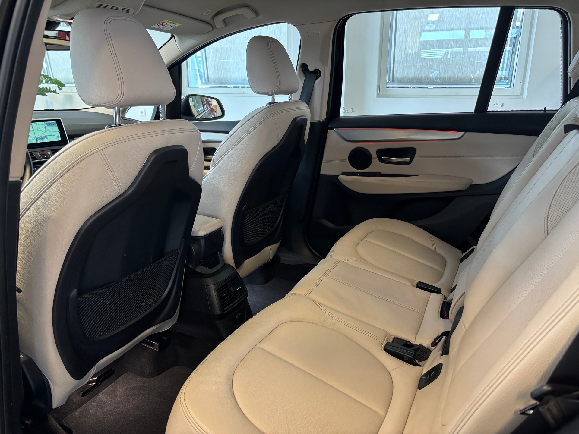 BMW 220d xDrive Gran Tourer Luxury Line Steptronic-image-13