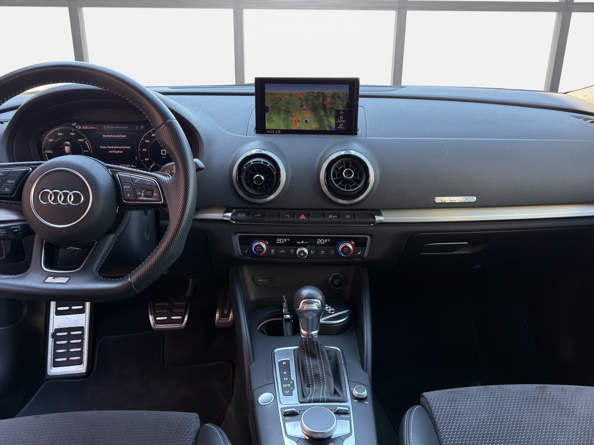 AUDI A3 Sportback 1.4 e-tron S-tronic S Line-image-12