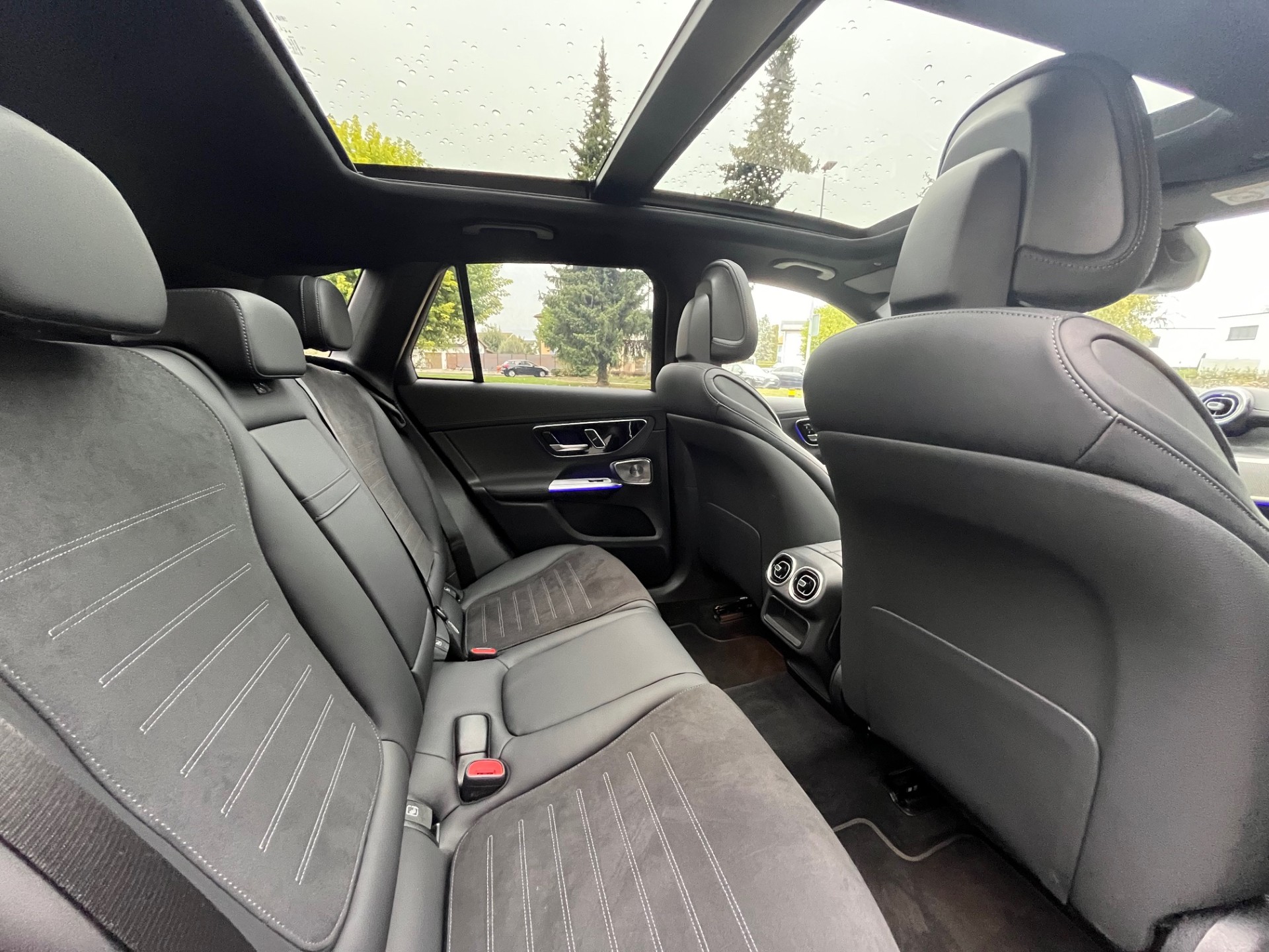 MERCEDES-BENZ GLC 300 de 4Matic EQ Star 9G-Tronic-image-11