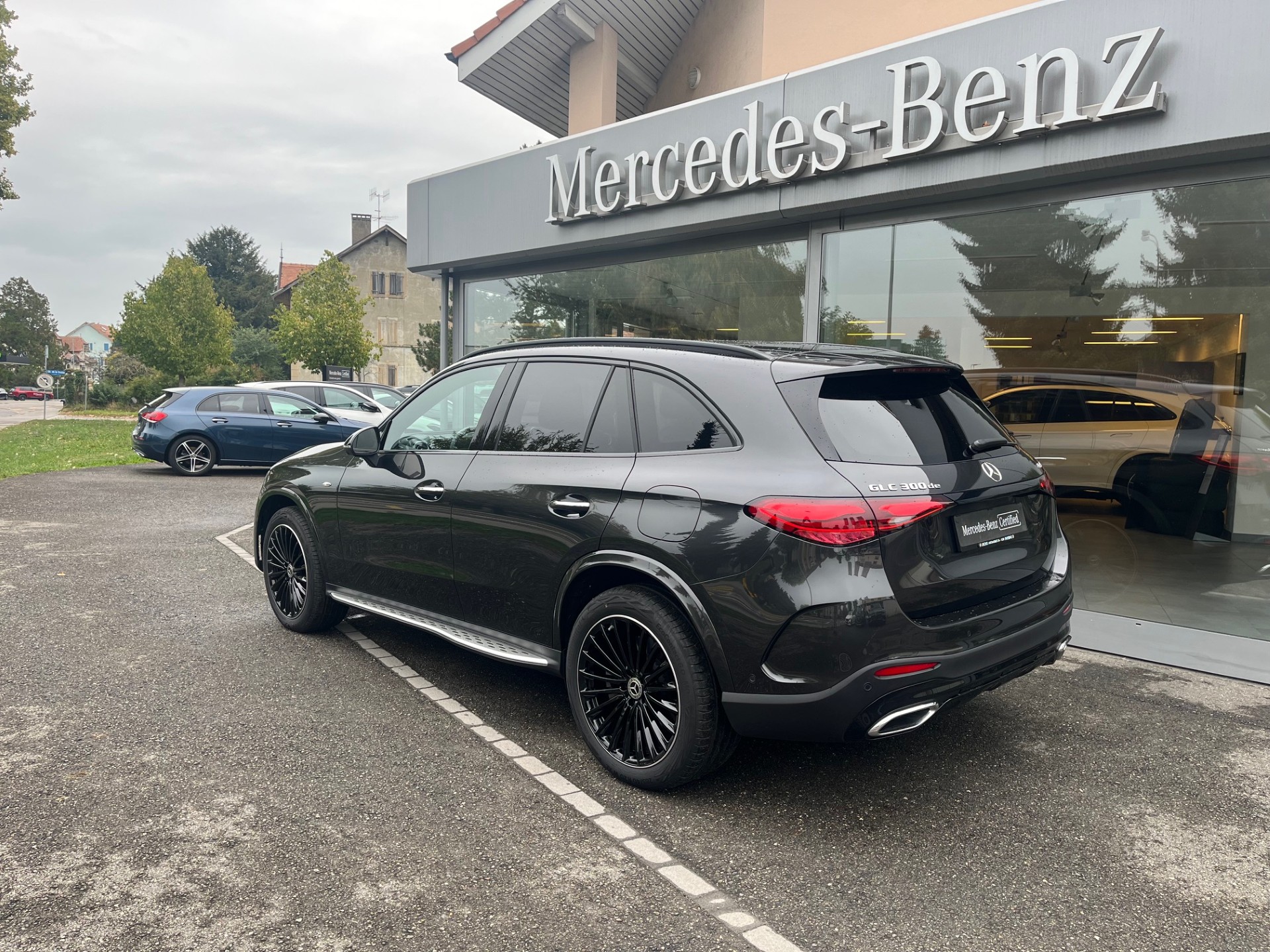 MERCEDES-BENZ GLC 300 de 4Matic EQ Star 9G-Tronic-image-3