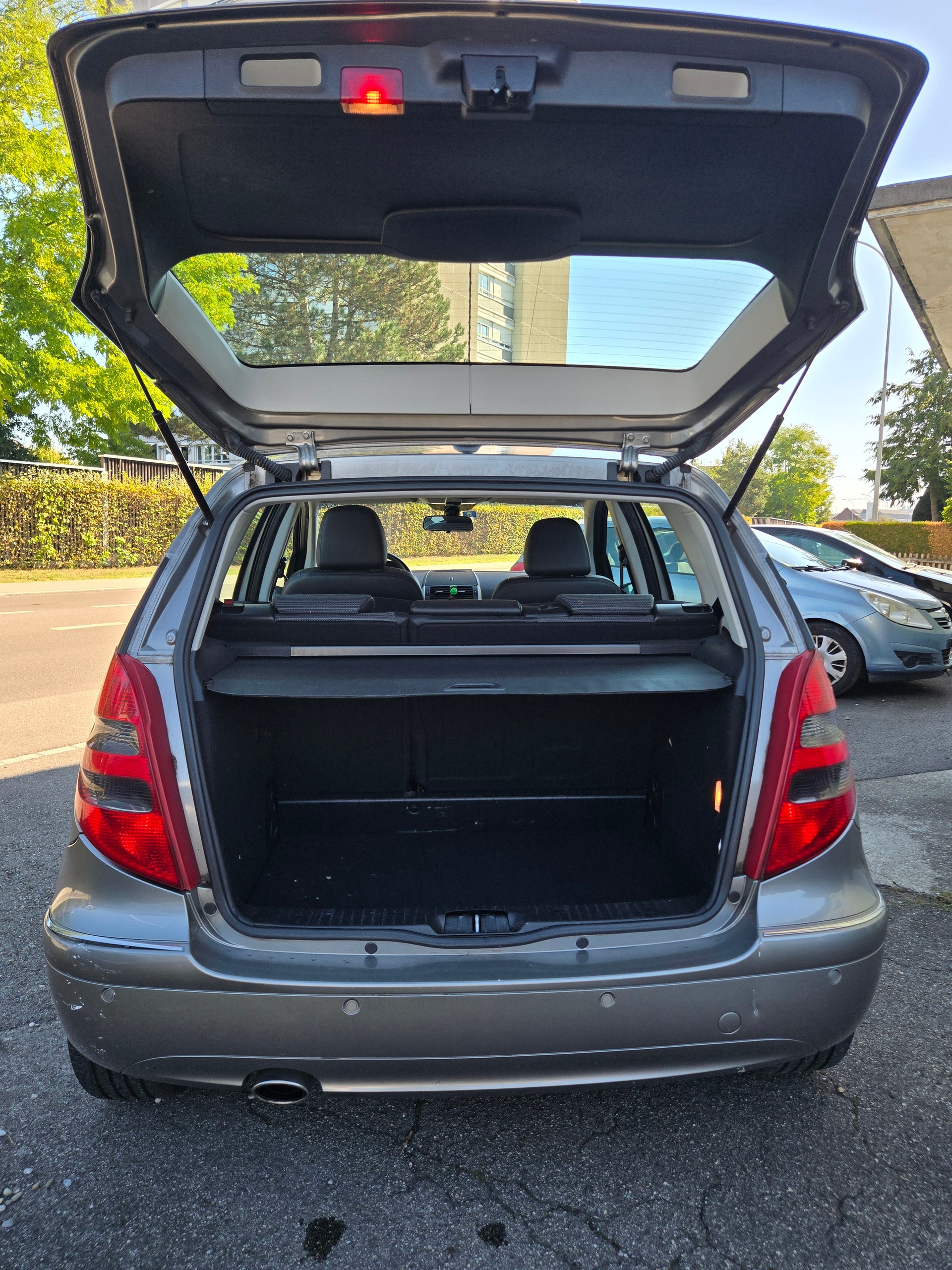 MERCEDES-BENZ A 200 Avantgarde-image-15