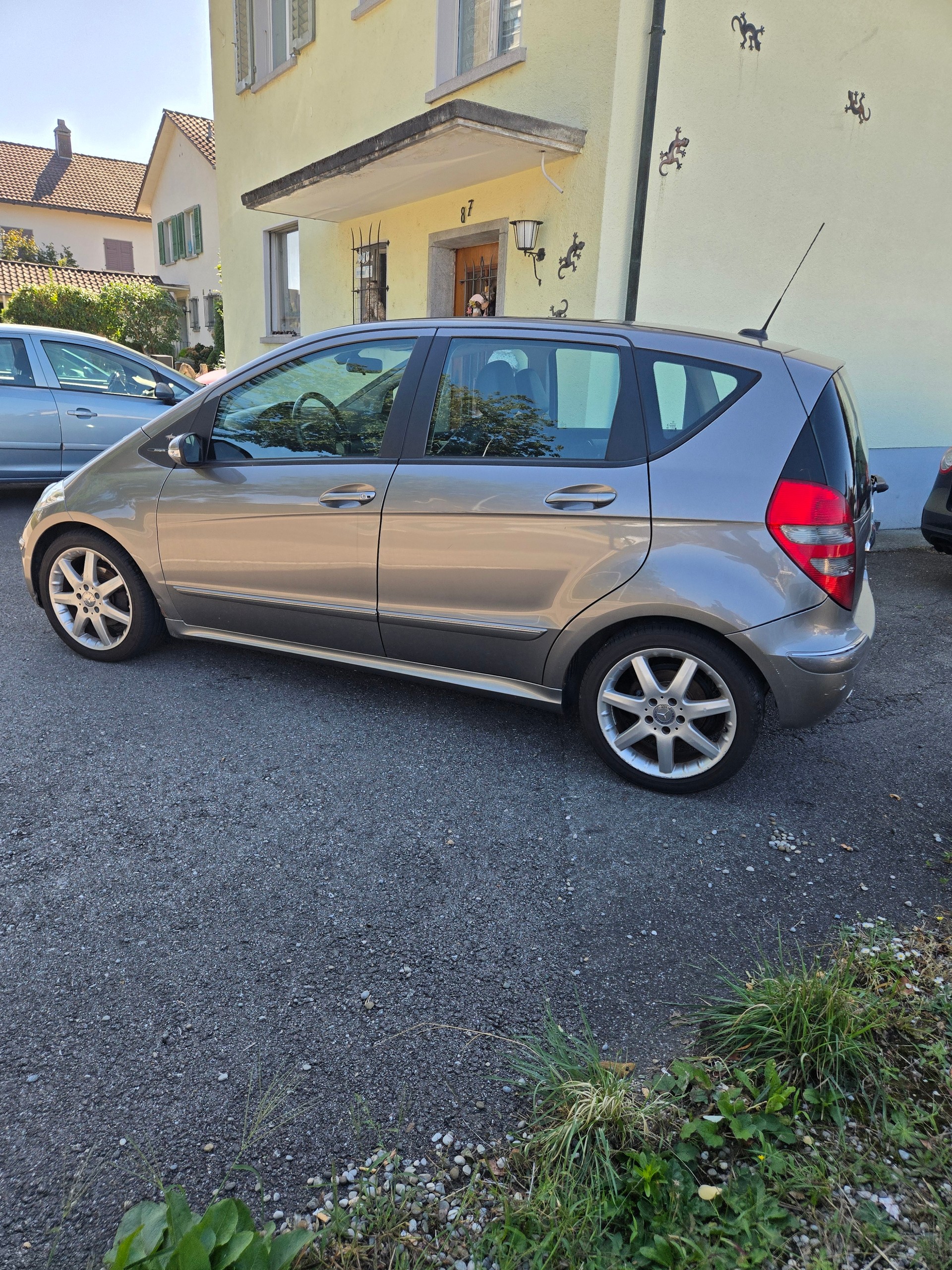 MERCEDES-BENZ A 200 Avantgarde-image-5