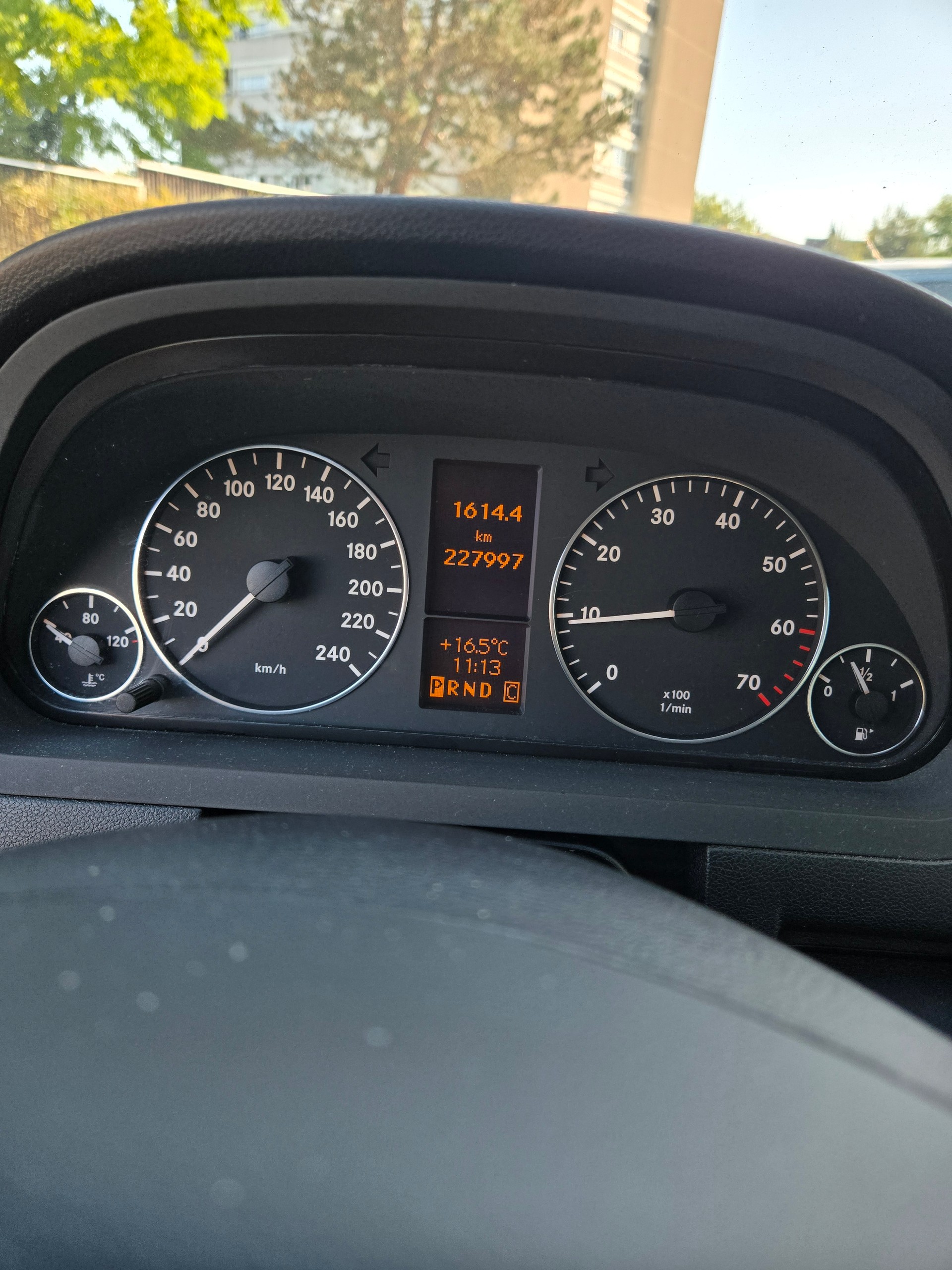 MERCEDES-BENZ A 200 Avantgarde-image-10