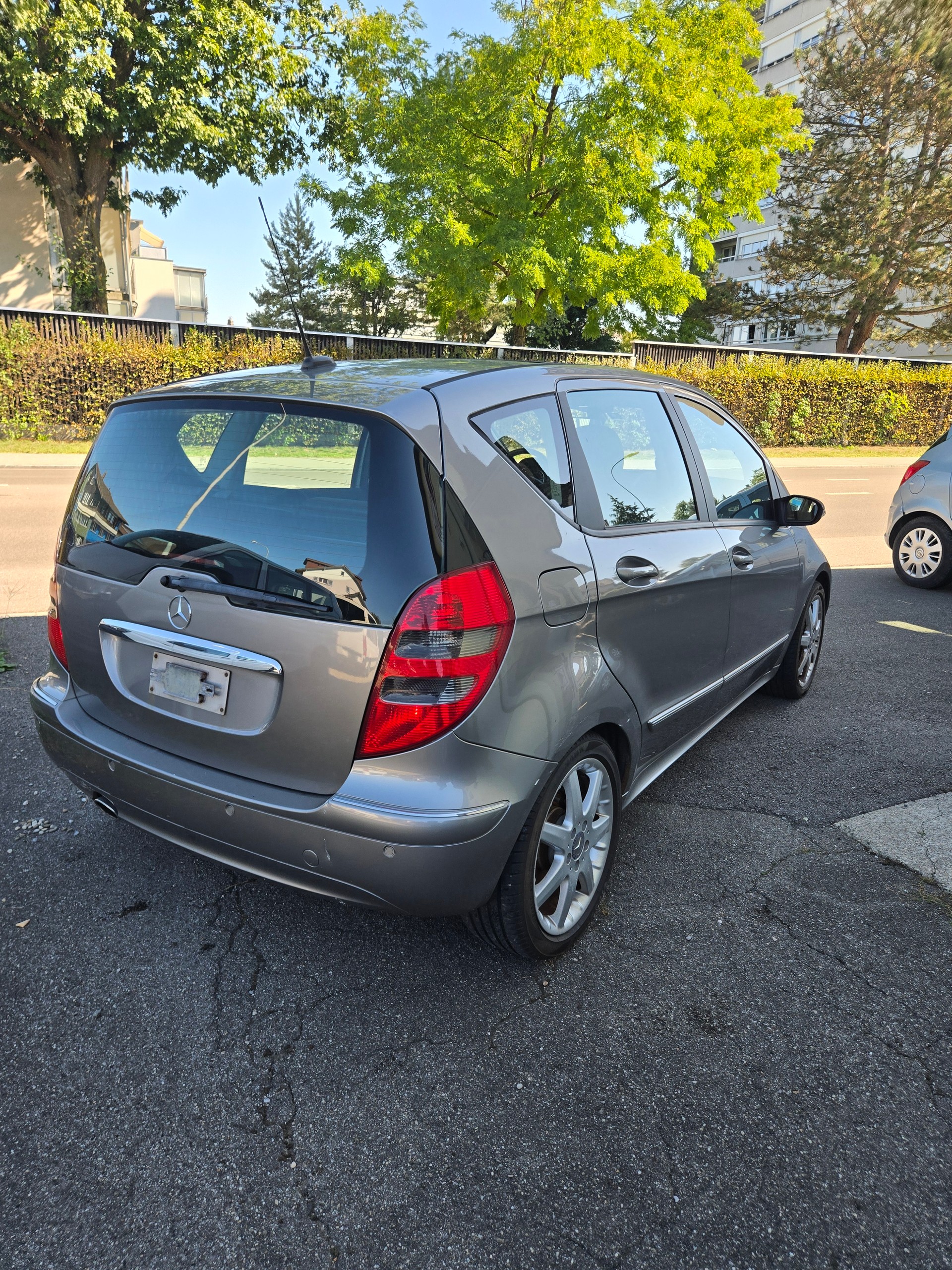 MERCEDES-BENZ A 200 Avantgarde-image-7